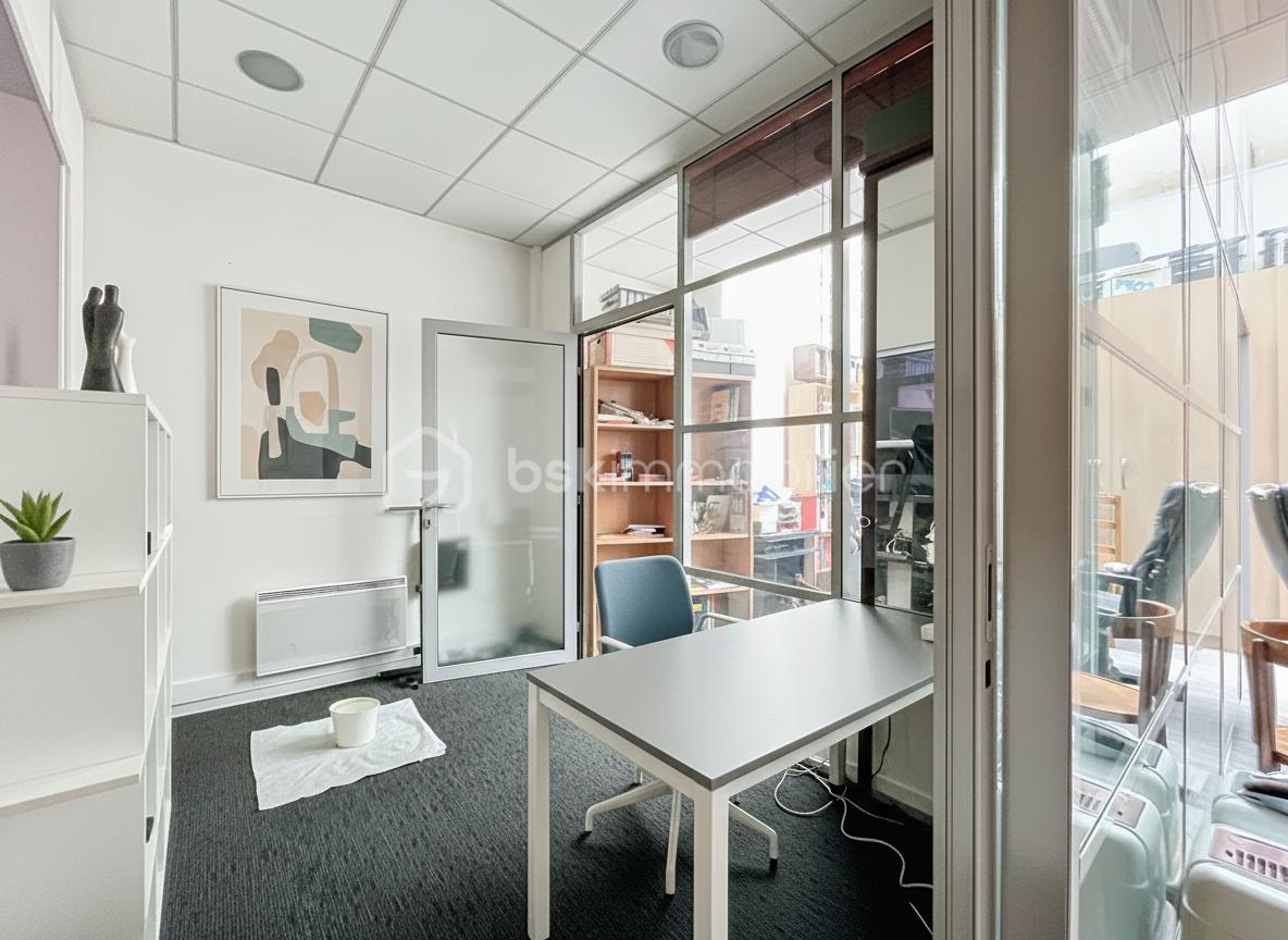 Local commercial de 185 m² - generated_2026-01-14T18_03_07.537.jpg