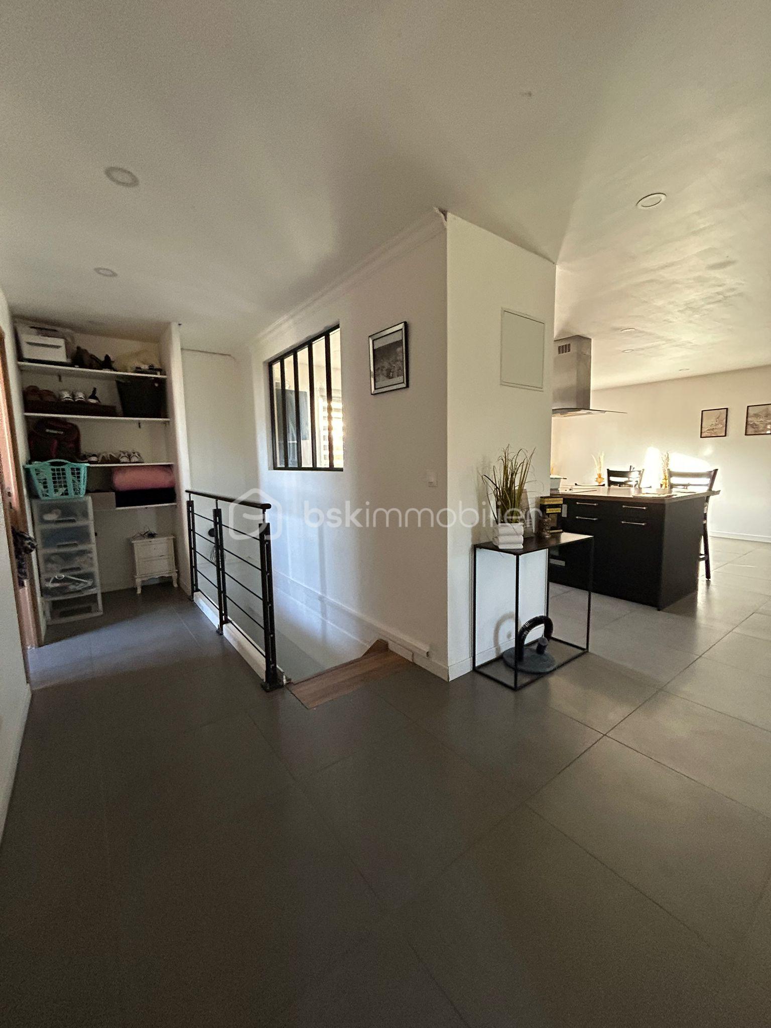 Maison traditionnelle de 173 m² - motion_photo_1654866247457691834.jpg