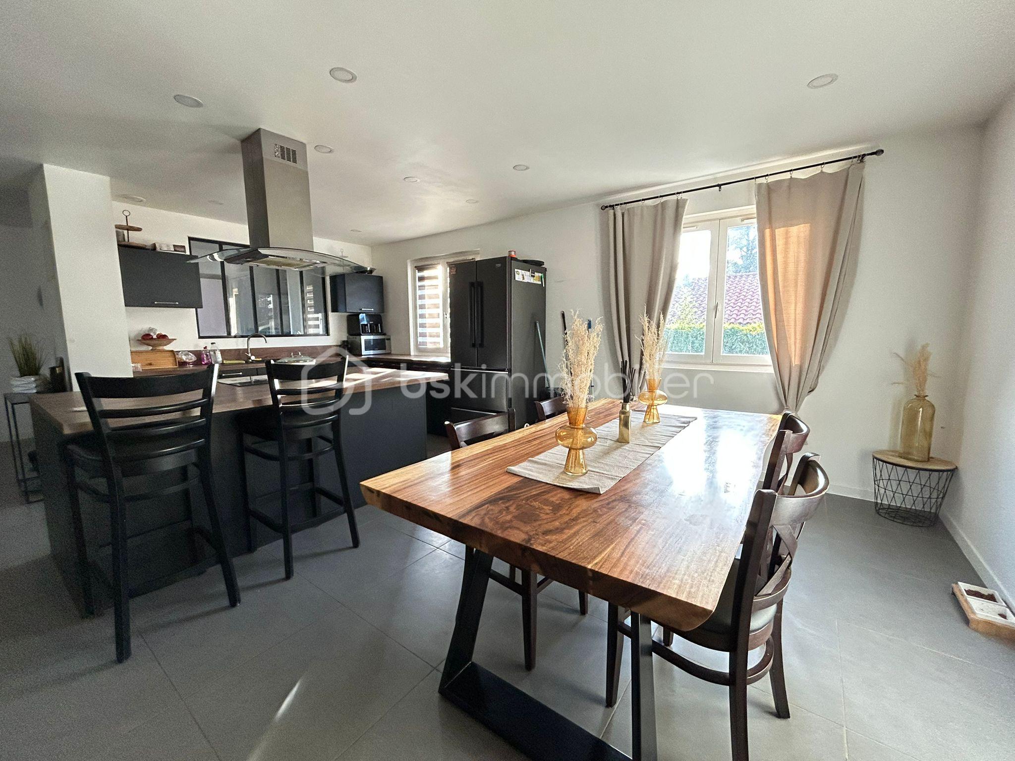 Maison traditionnelle de 173 m² - IMG-20251129-WA0002.jpg