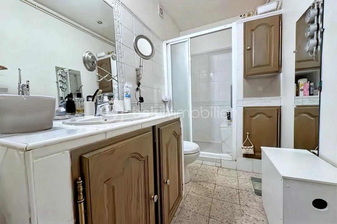 Immeuble mixte de 172 m² - hoqi-3fa69e0f339a48348f122d2f234f6960.JPG