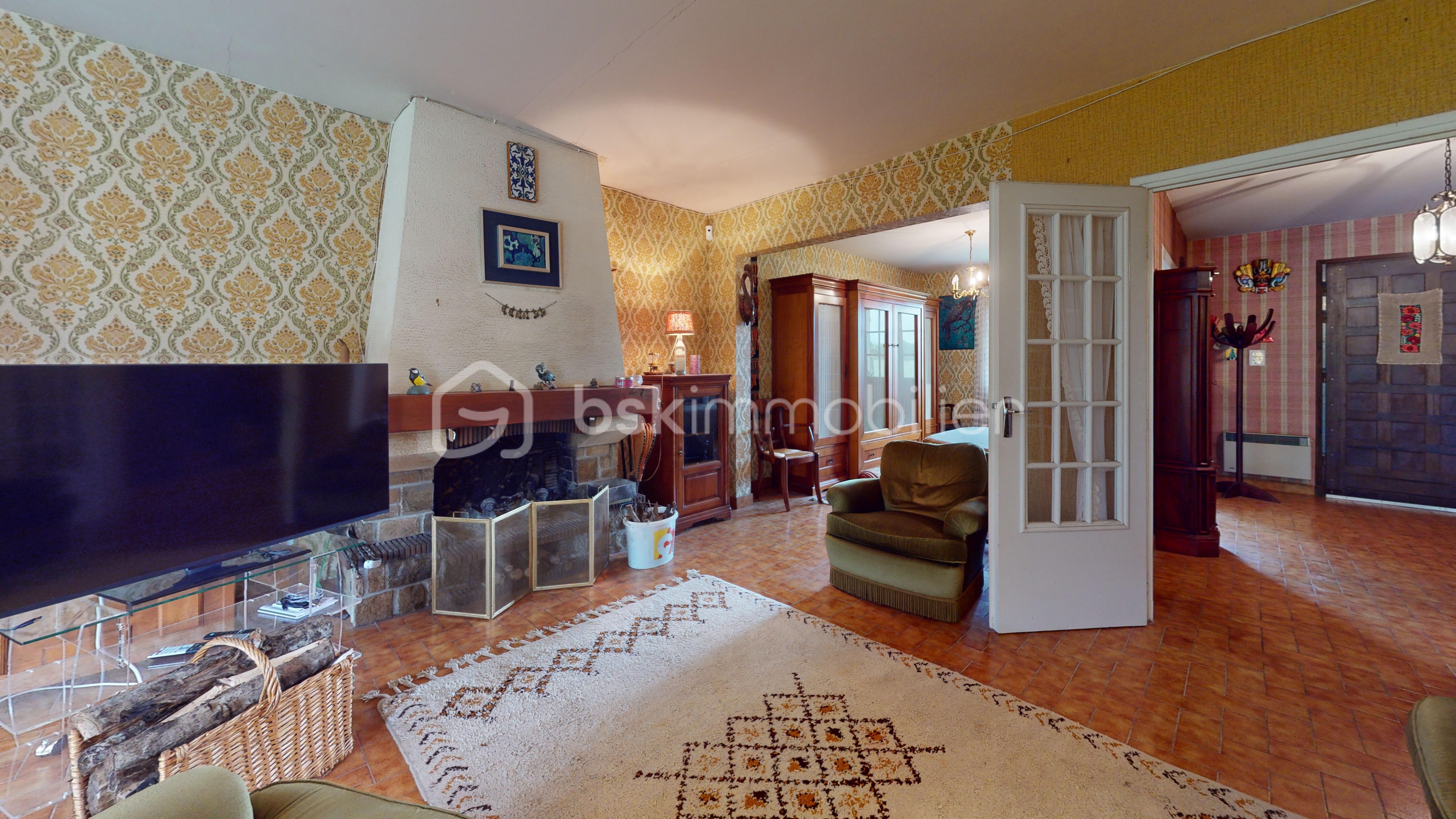 MAISON-DE-CAMPAGNE-SANS-VOISIN-Living-Room.jpg
