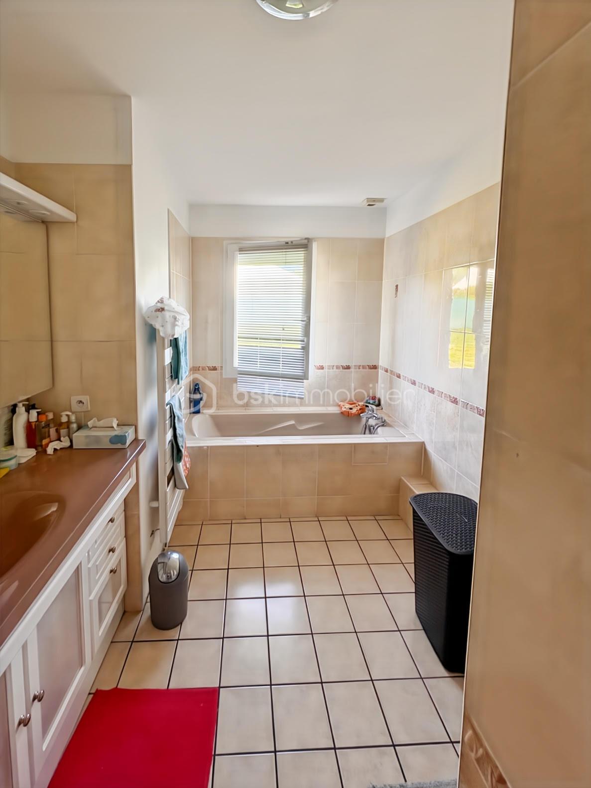 Maison de 155 m² - salle de bain.jpg