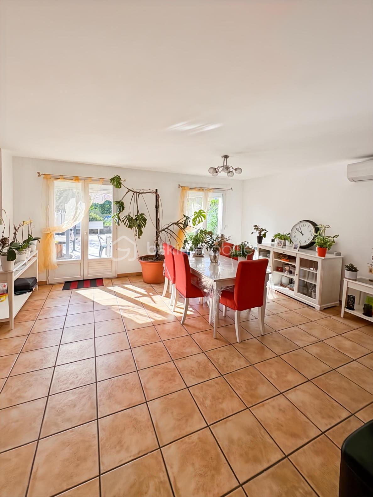 Maison de 155 m² - salle manger 1.jpg