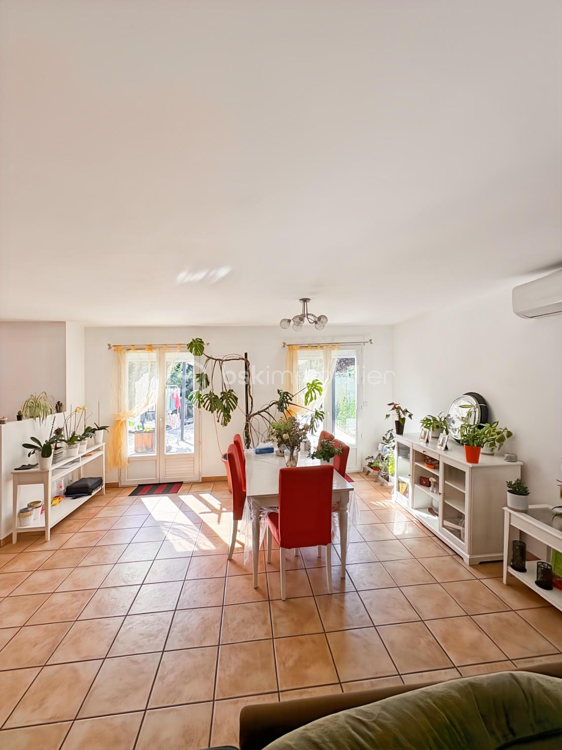 Maison de 155 m² - salle a manger.jpg