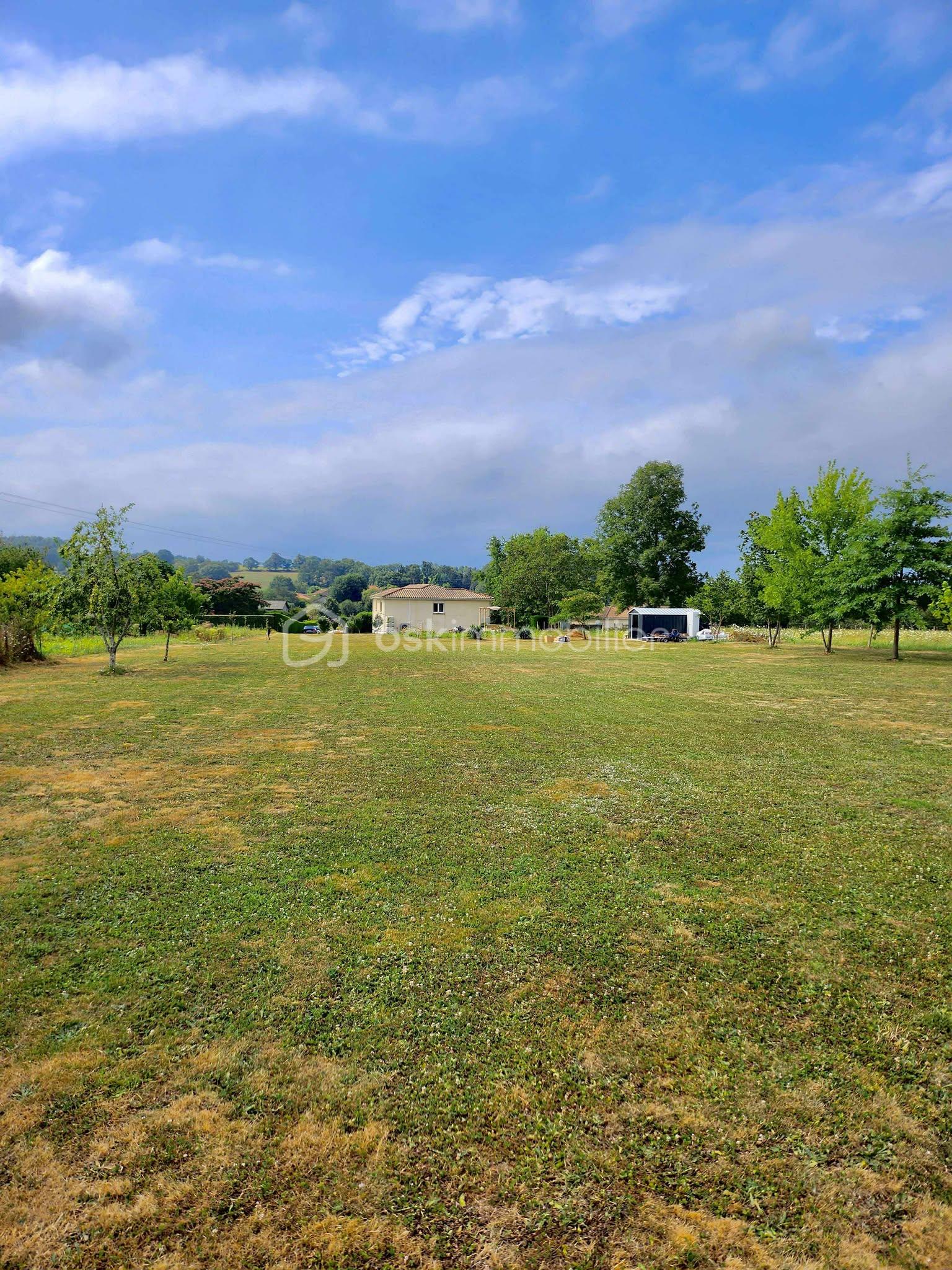 Pavillon de 225 m² - 531731312_1108429757285641_6312663592775135305_n.jpg