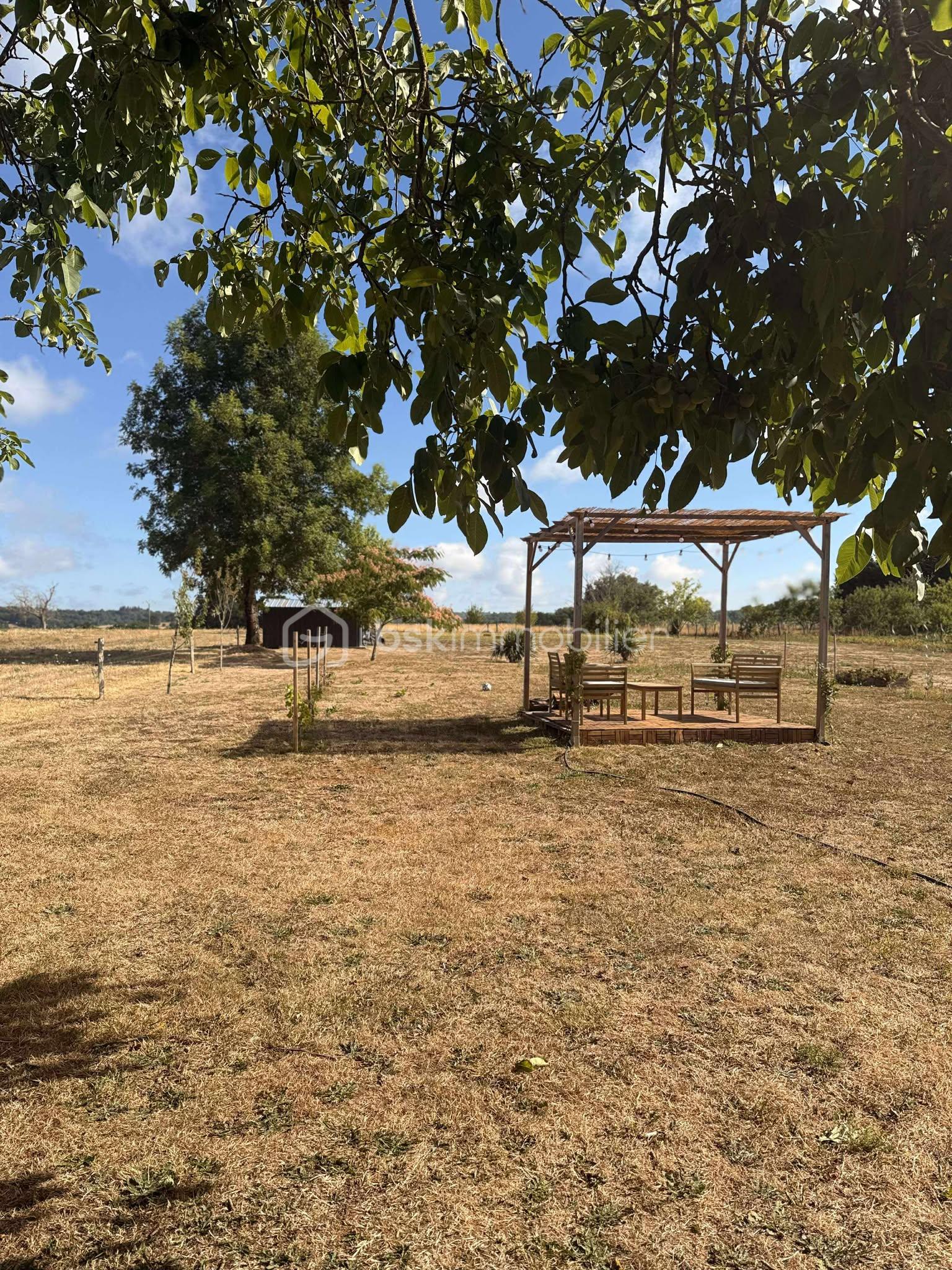 Pavillon de 225 m² - 528659142_467657029776279_4576123278824875091_n.jpg