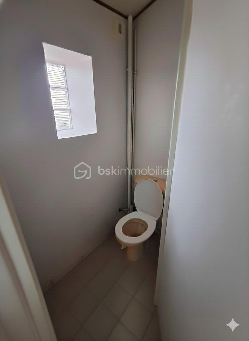 Immeuble mixte de 102 m² - thumbnail_1765784331256.jpg