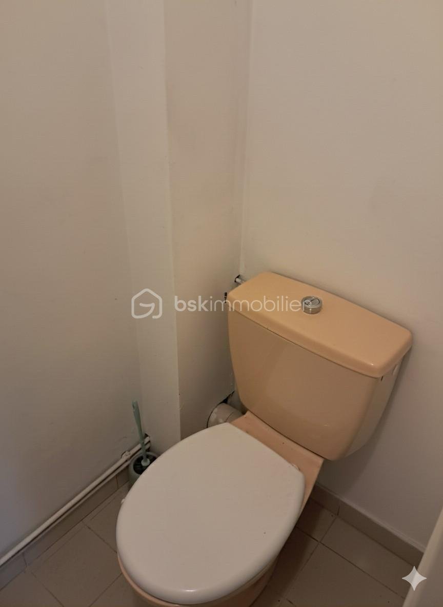 Immeuble mixte de 102 m² - thumbnail_1765783854918.jpg