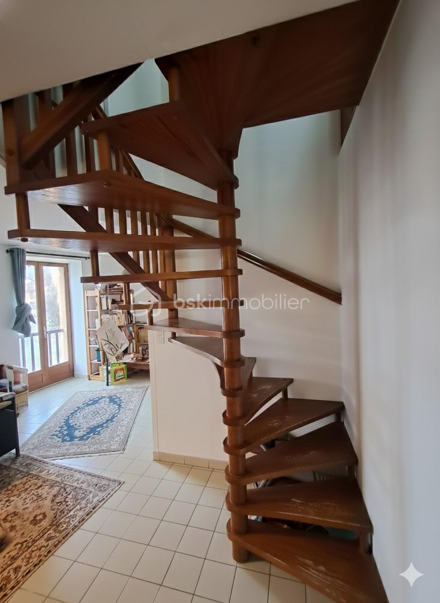 Immeuble mixte de 102 m² - thumbnail_1765783941297.jpg