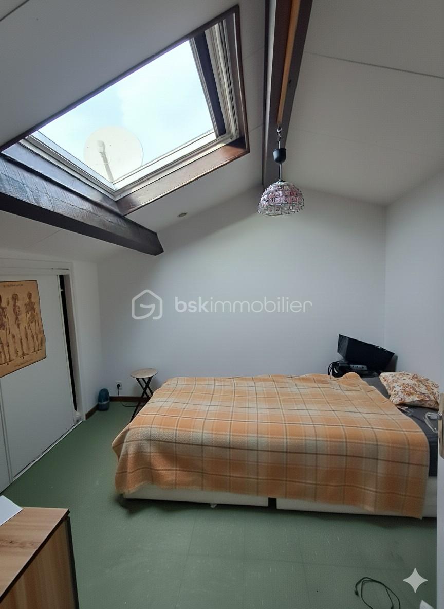 Immeuble mixte de 102 m² - thumbnail_1765784042855.jpg