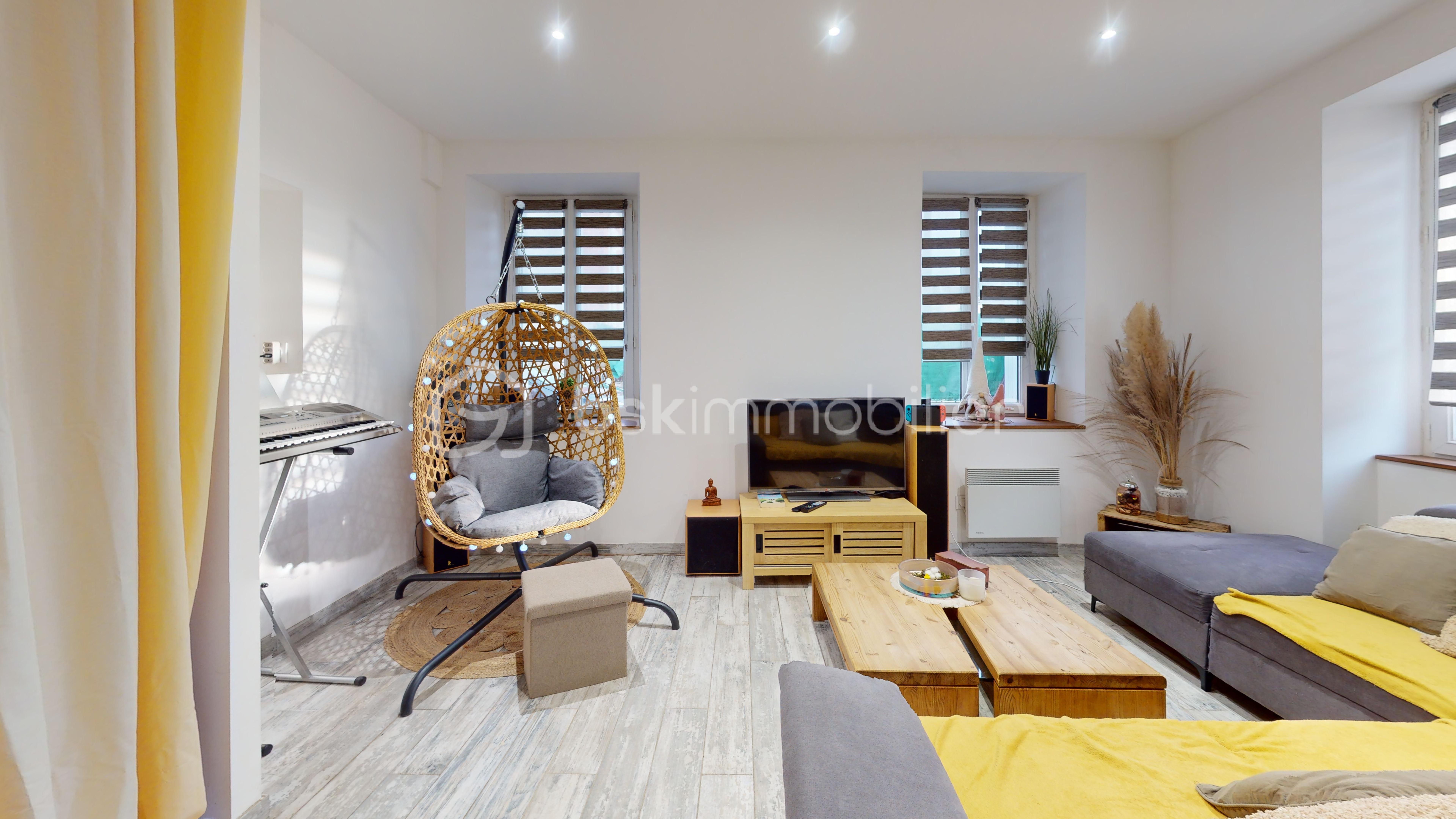Maison de 81 m² - 4-Rue-des-Gaudines-Living-Room 2.jpg
