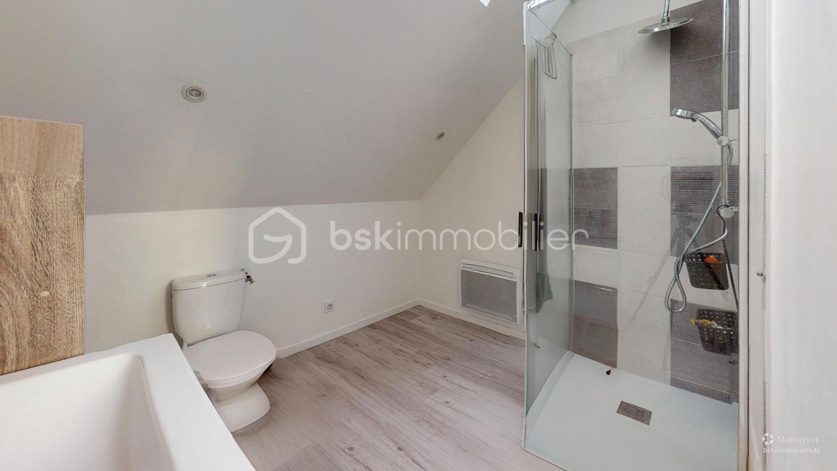 Maison de 81 m² - 4-Rue-des-Gaudines-Bathroom-Defurnished 1.jpg