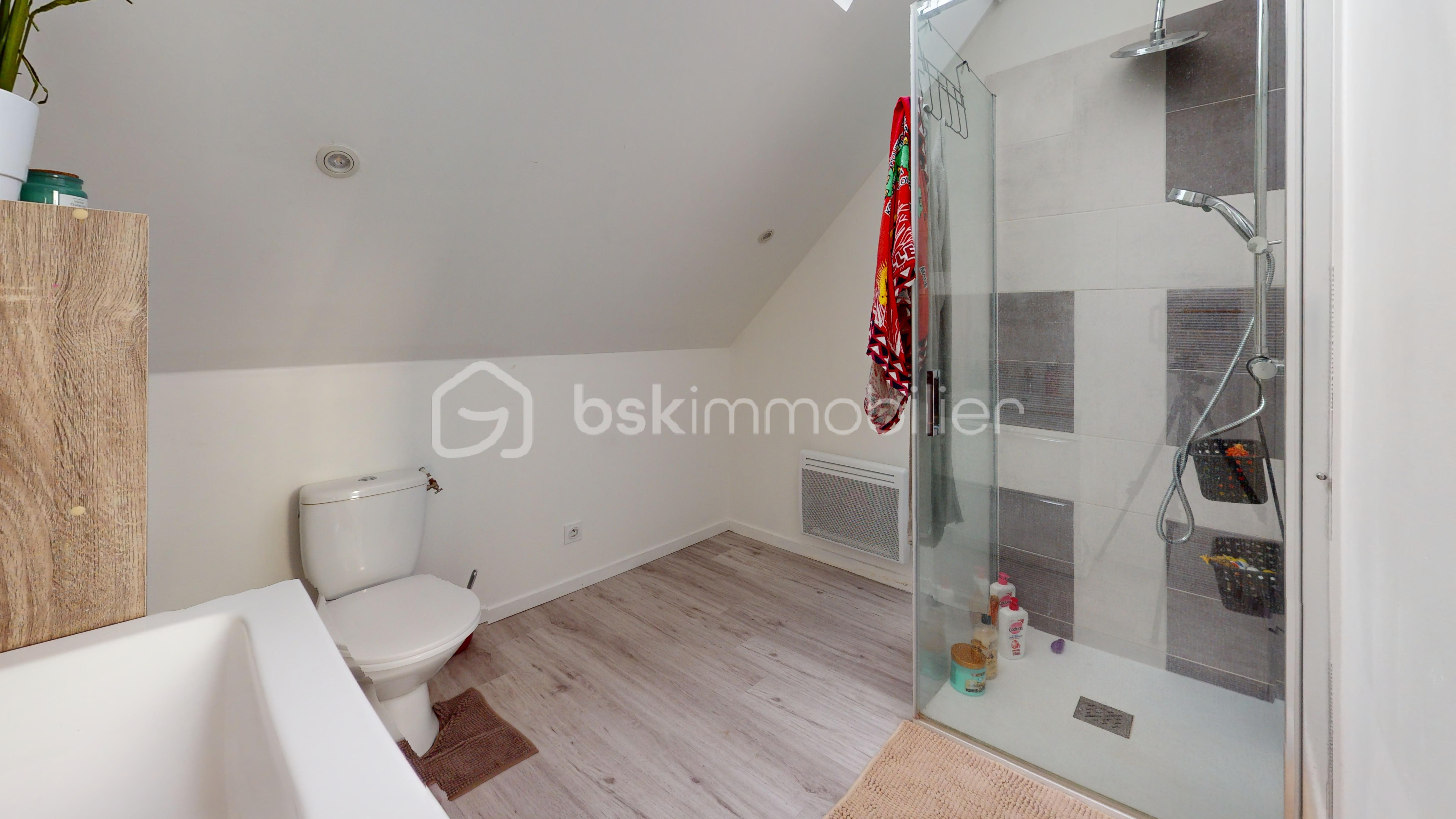 Maison de 81 m² - 4-Rue-des-Gaudines-Bathroom.jpg