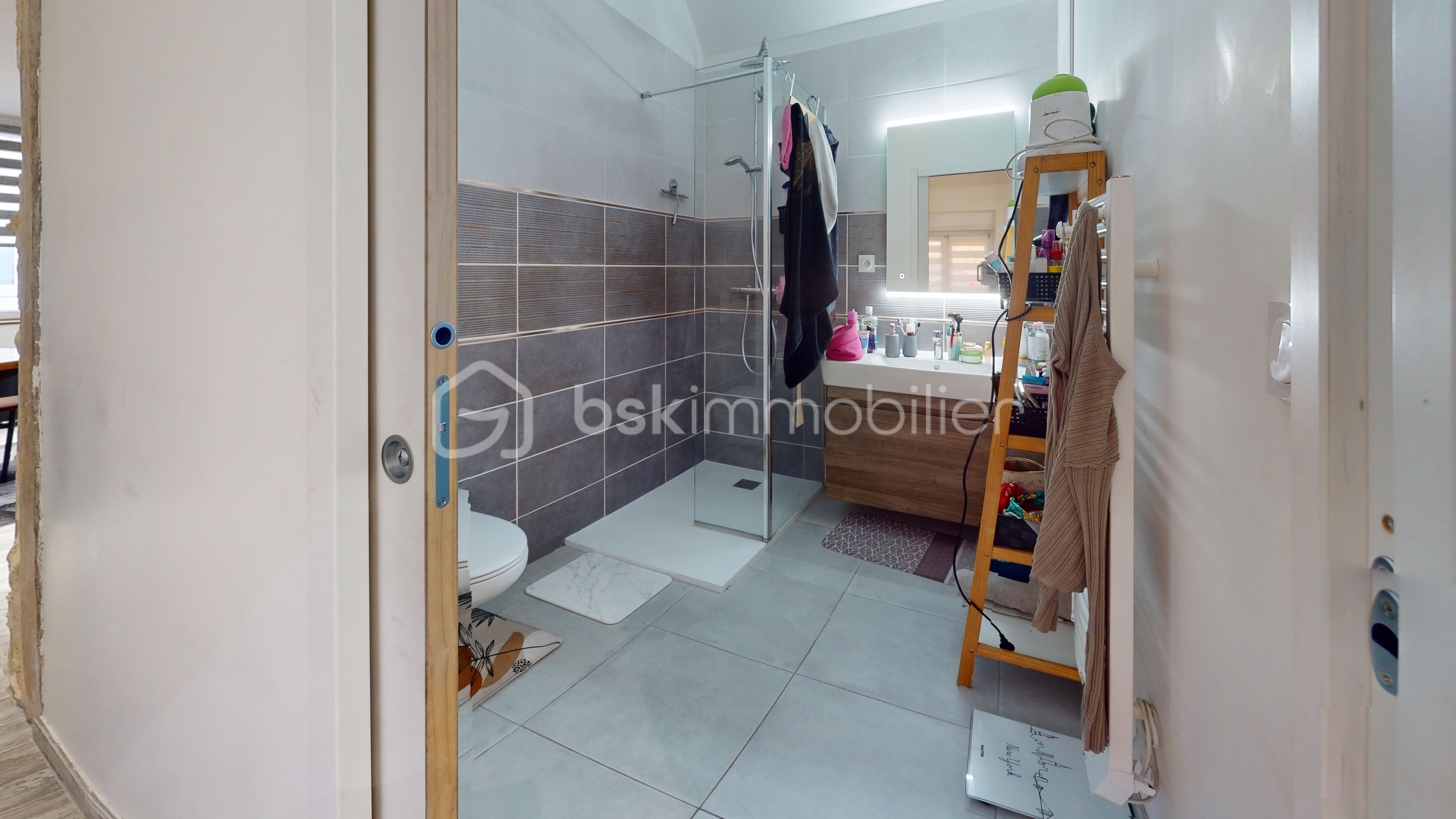 Maison de 81 m² - 4-Rue-des-Gaudines-Bathroom 1.jpg