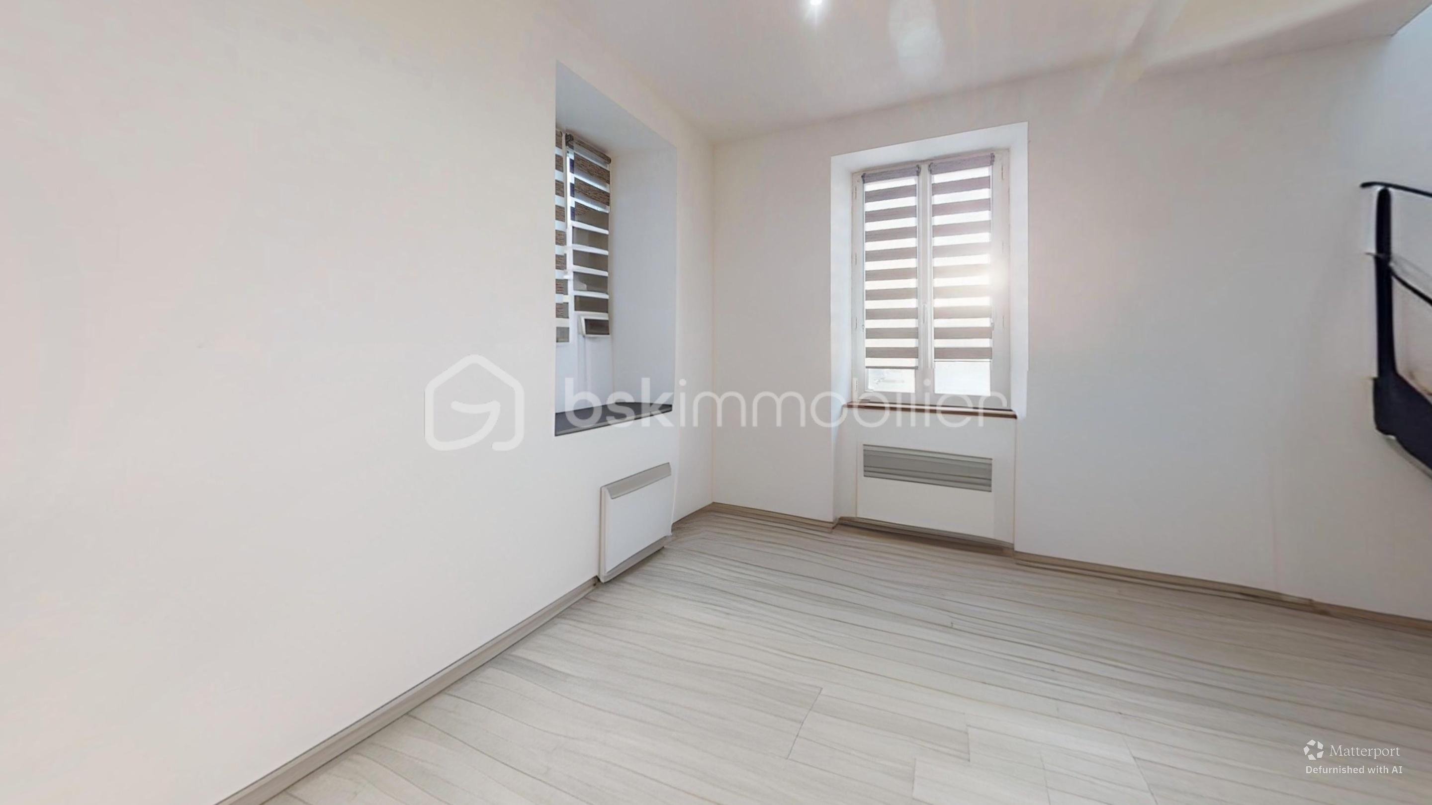 Maison de 81 m² - 4-Rue-des-Gaudines-Living-Room-Defurnished.jpg