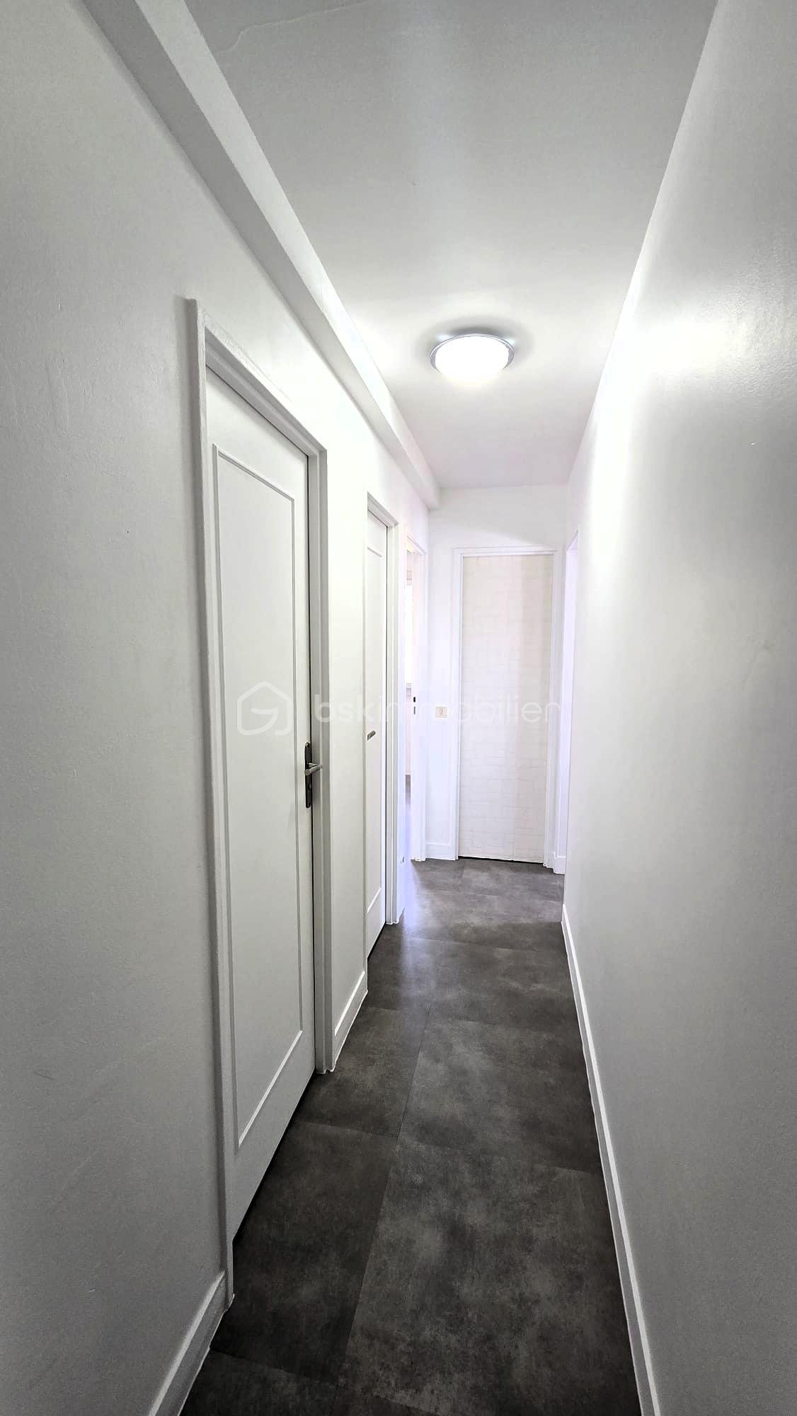 Appartement de 111,47 m² - couloir.jpg