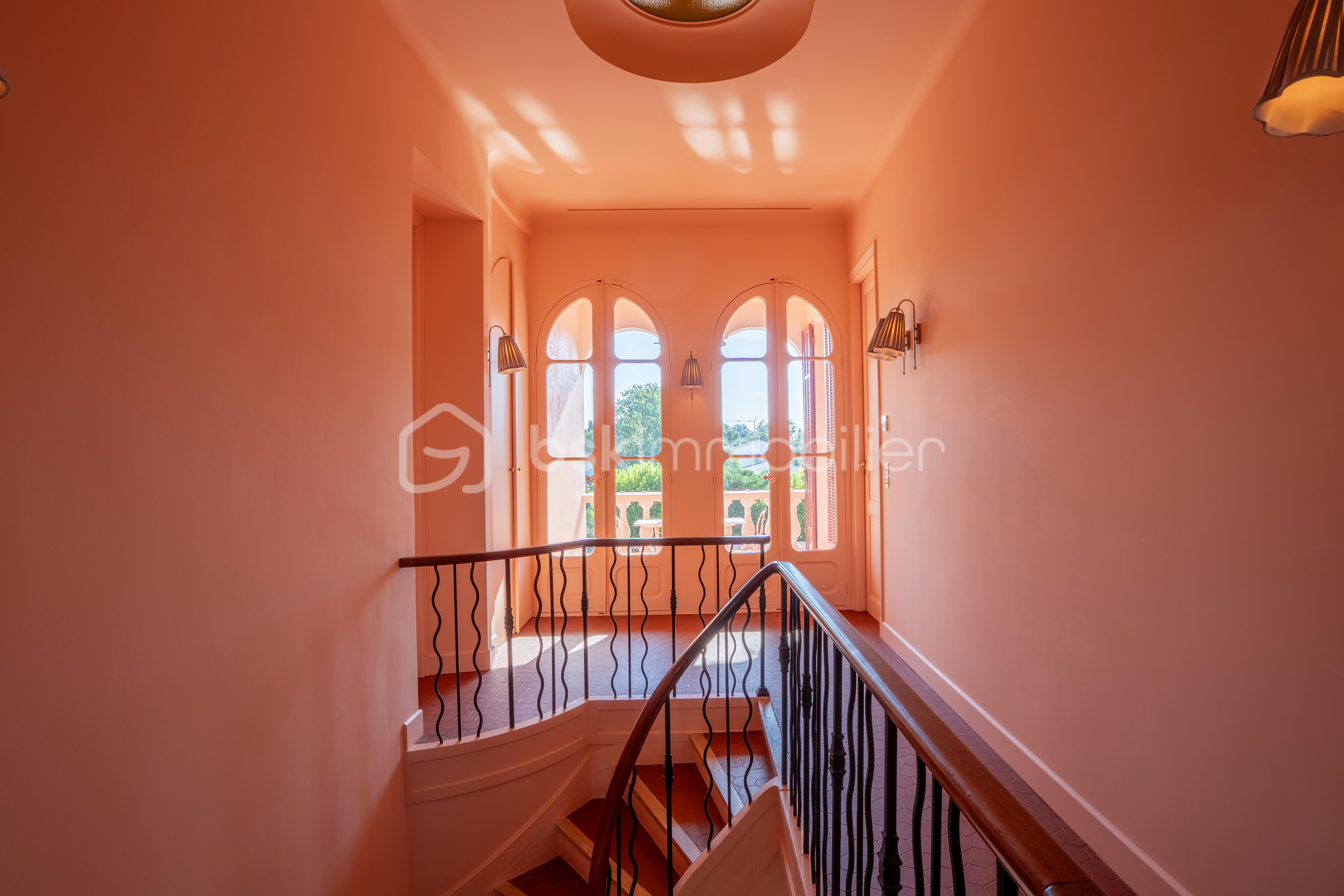Halway upstairs.png