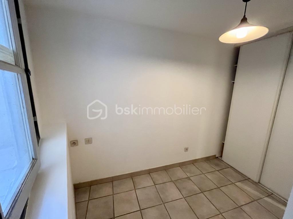 Appartement de 81 m² - eIrFLxmkT4OeMqOgmMvxzg_thumb_2ac4.jpg