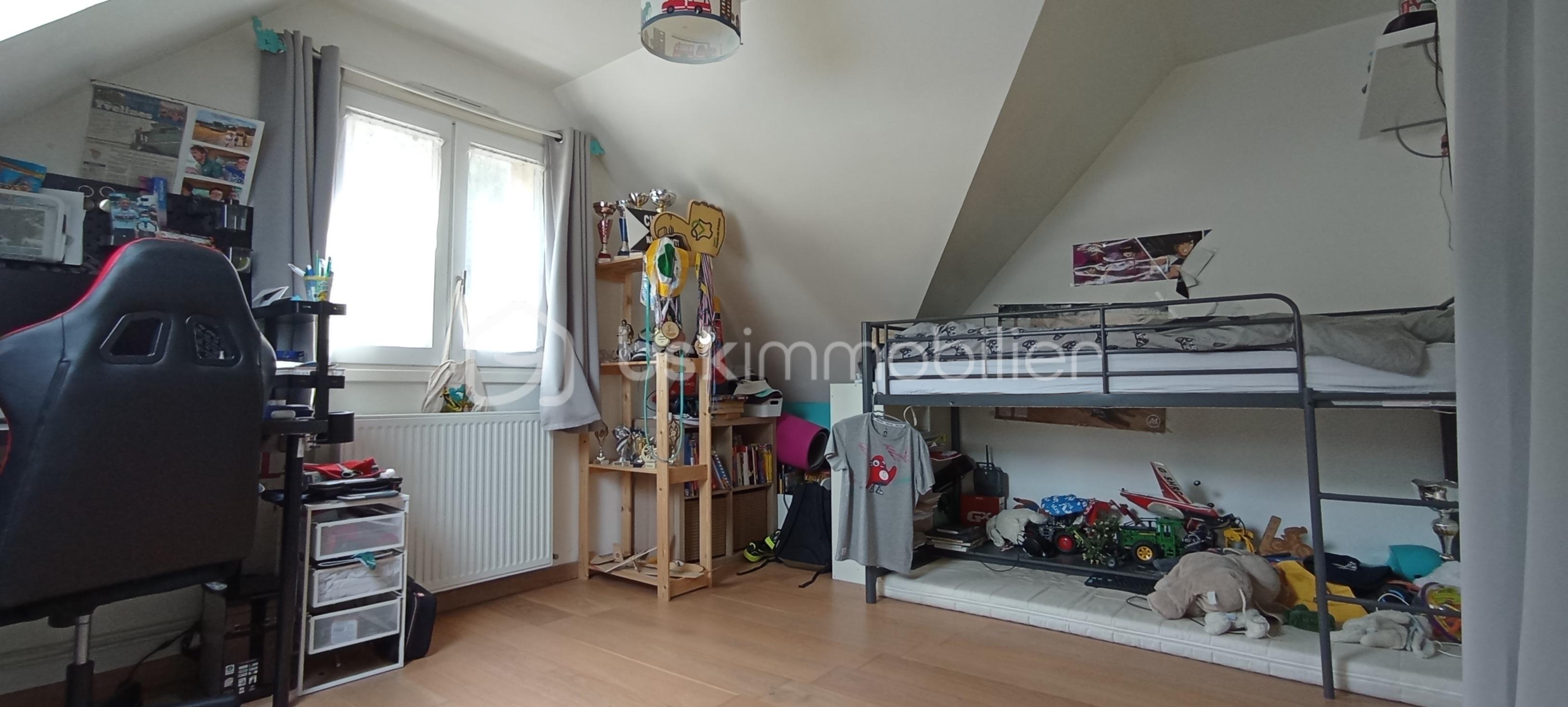 Maison de 120 m² - chambre 3 étage (2).jpg