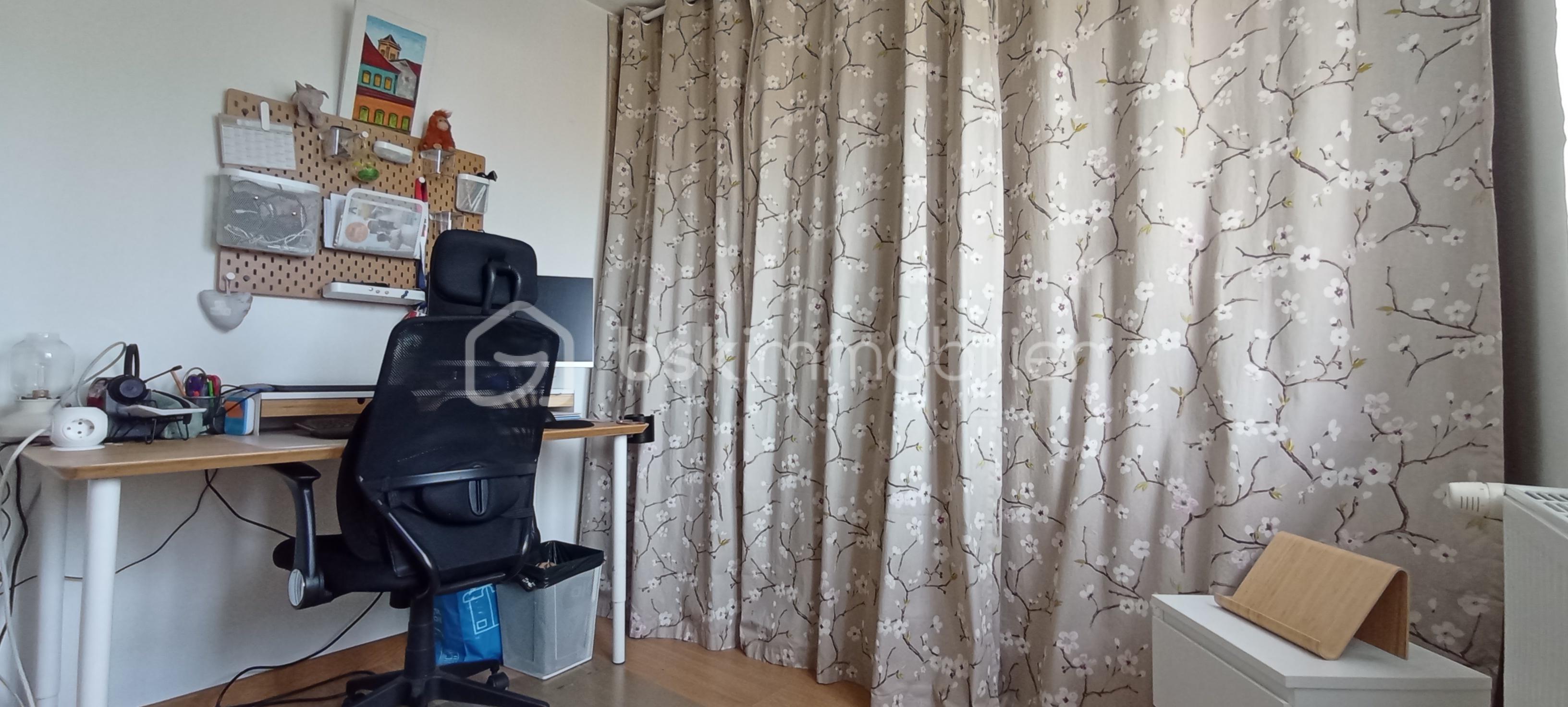 Maison de 120 m² - chambre 1 rdc.jpg