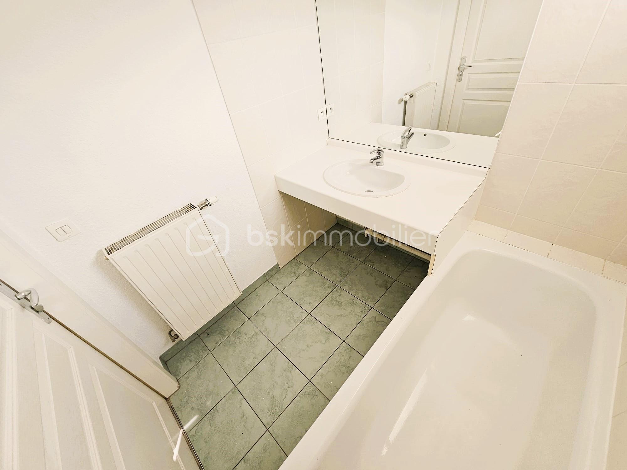 Appartement de 69 m² - SDB V2.jpg