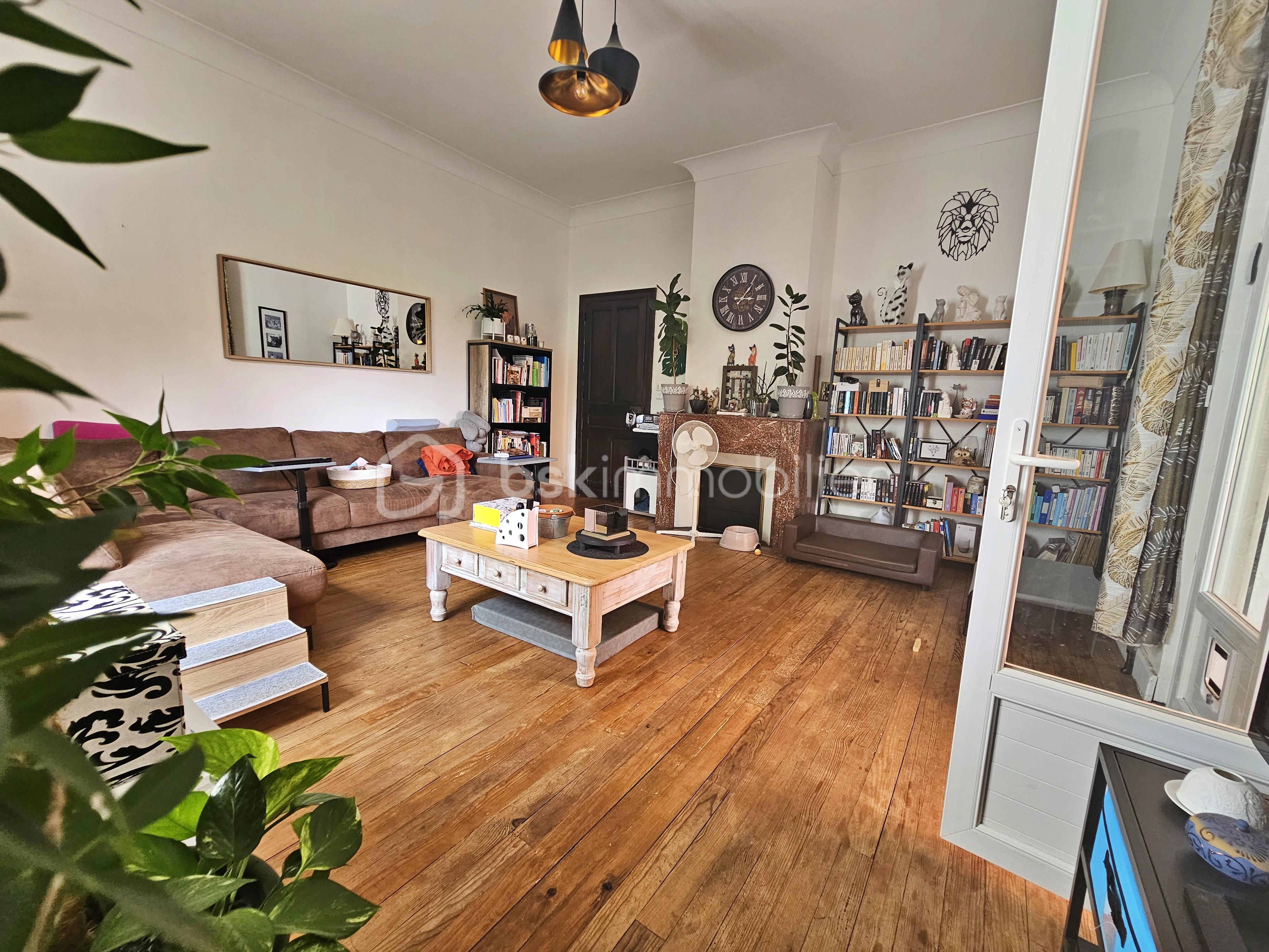 Maison d hote de 265 m² - SALON.jpg