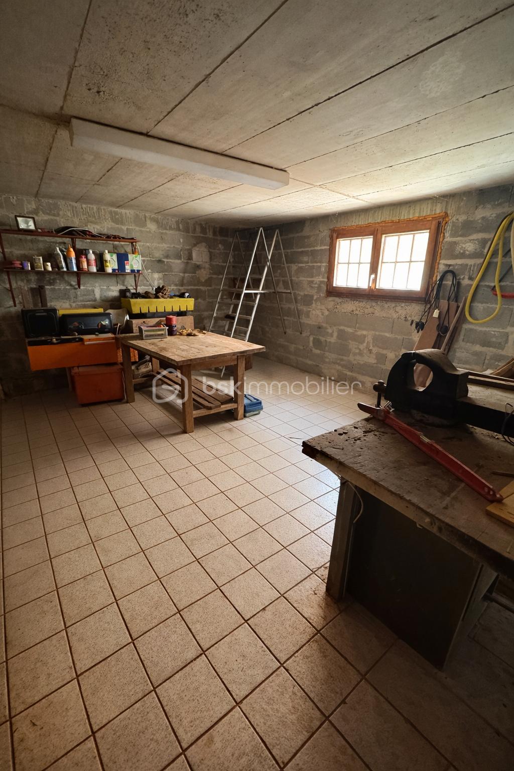 Atelier de bricolage en journée (1).png