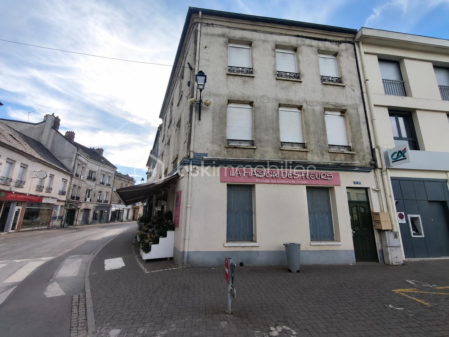 Immeuble 8 pièces 353 m² · à Montmirail · 353 m² · 280 000 €