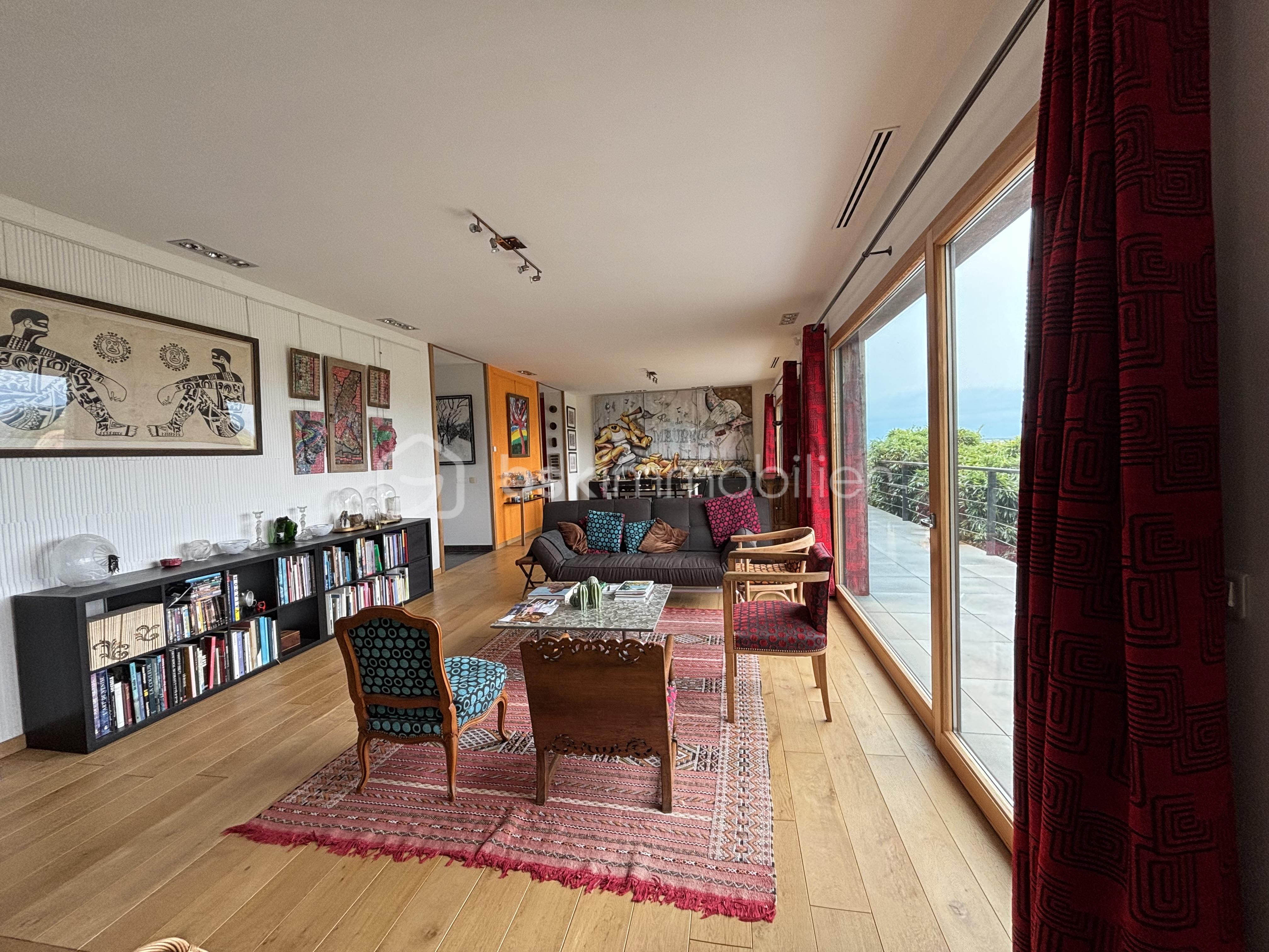 16-Salon direction Salle à Manger.jpeg