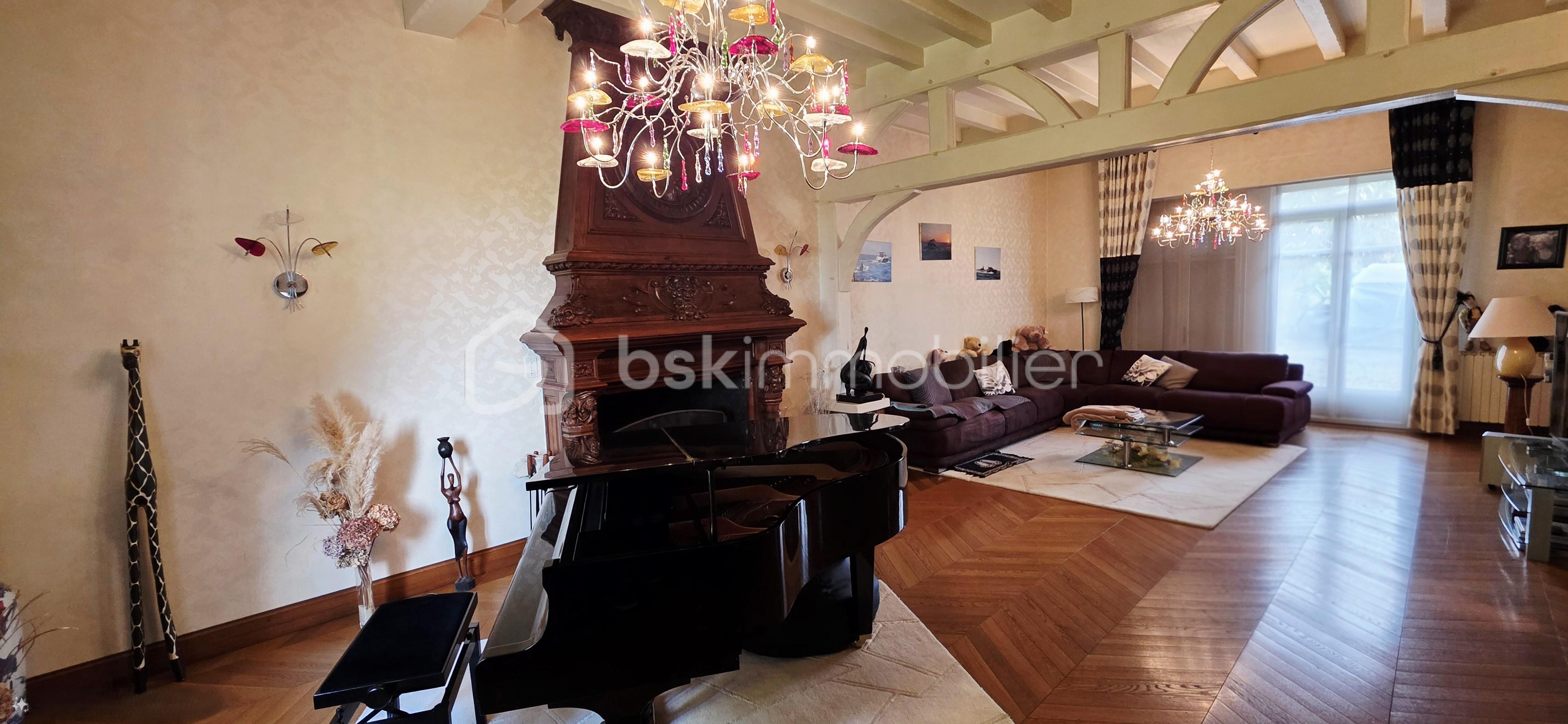 Maison de 353 m² - 20251008_152224(1).jpg