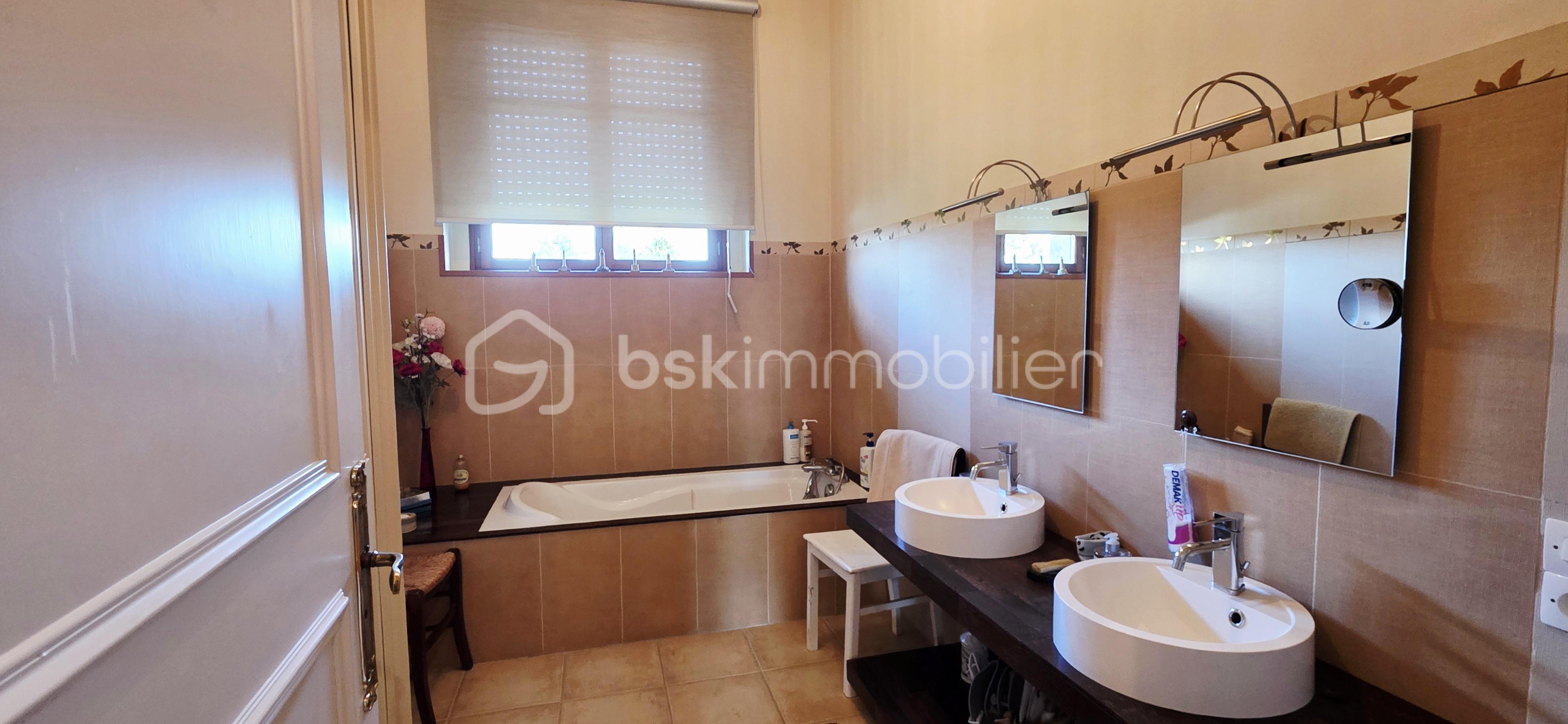 Maison de 353 m² - 20251008_151346.jpg