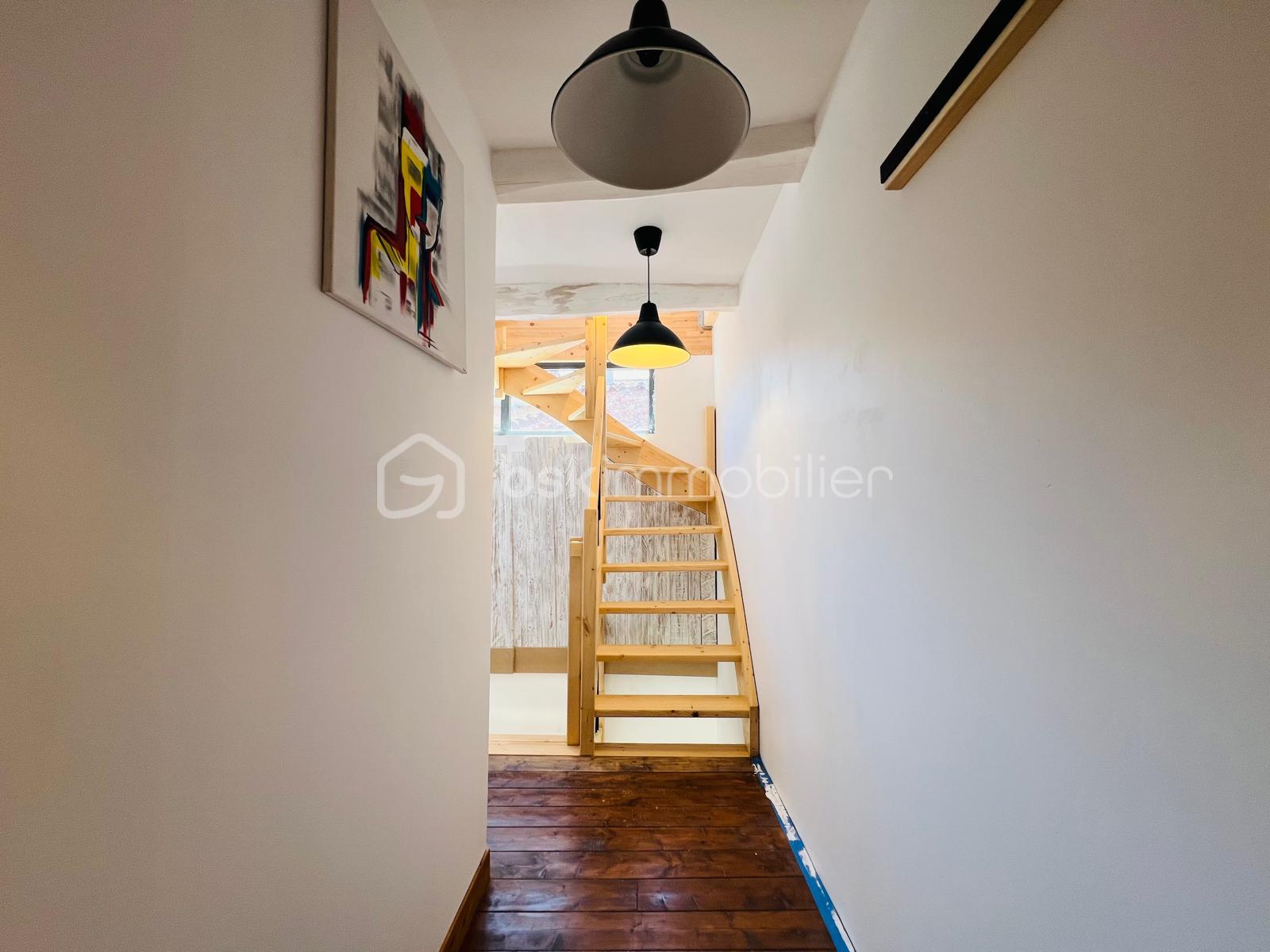 Maison de 93,21 m² - ESCALIER DEGAGEMENT.jpg