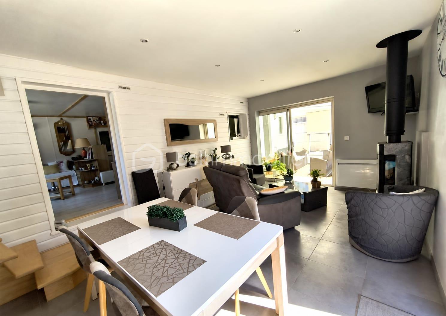 Maison 4 pièces 84 m² · à Port-en-Bessin-Huppain · 84 m² · 249 000 €