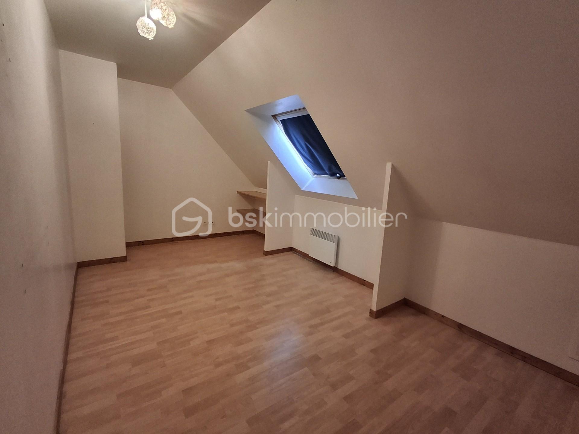 Maison de 114 m² - ch étage store bleu paysage.jpg