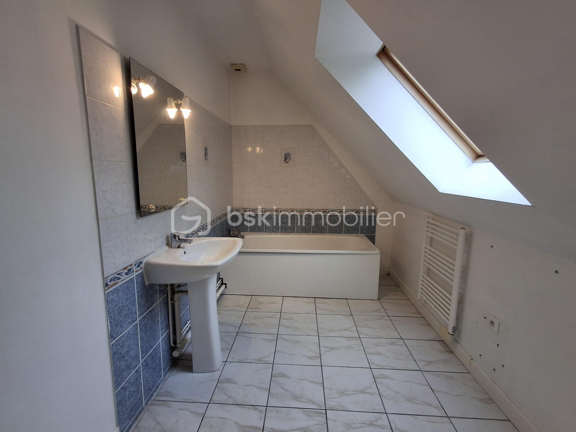 Maison de 114 m² - SDB étage portrait.jpg