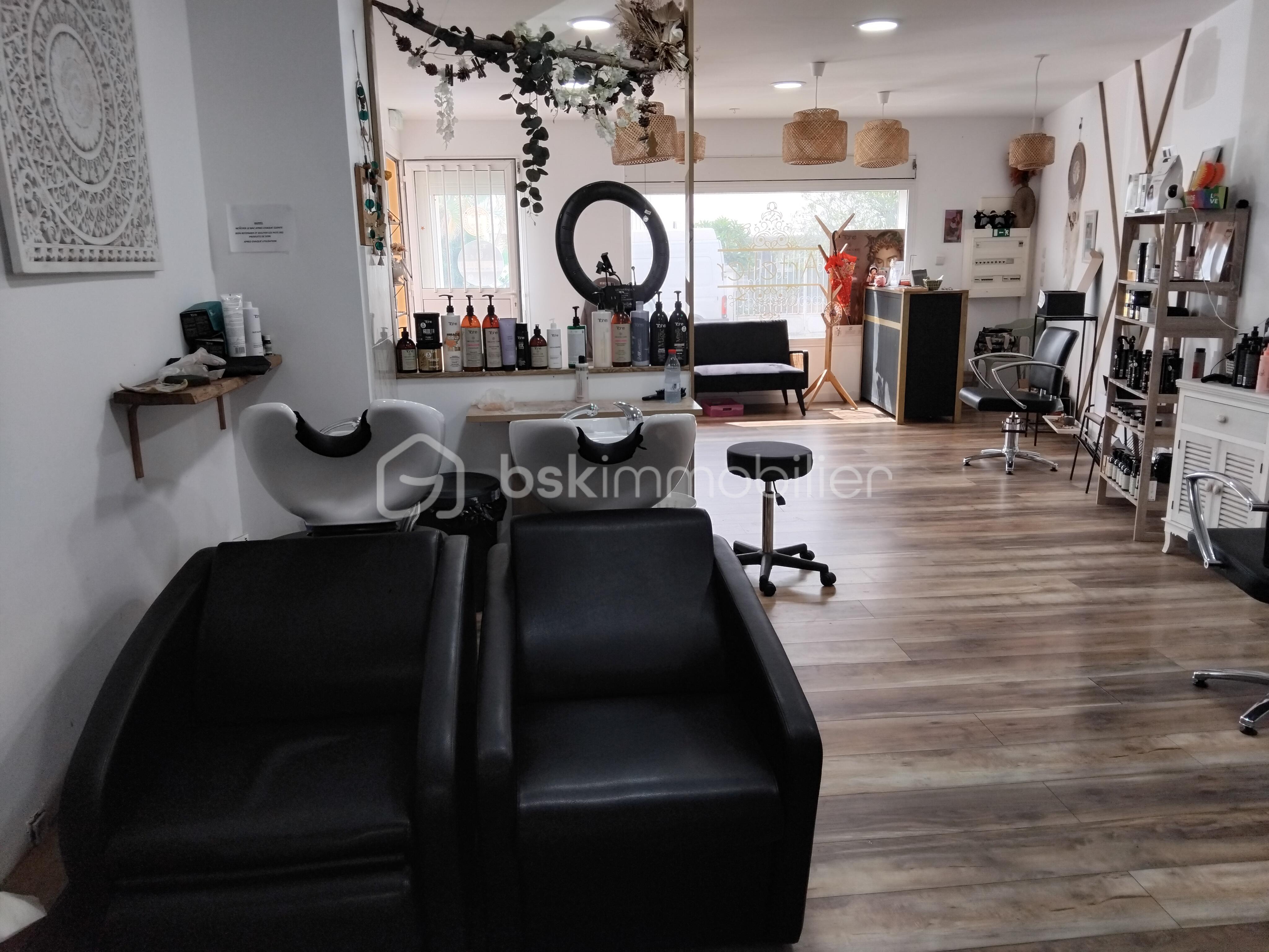 Fonds de commerce - bacs + salle.jpg