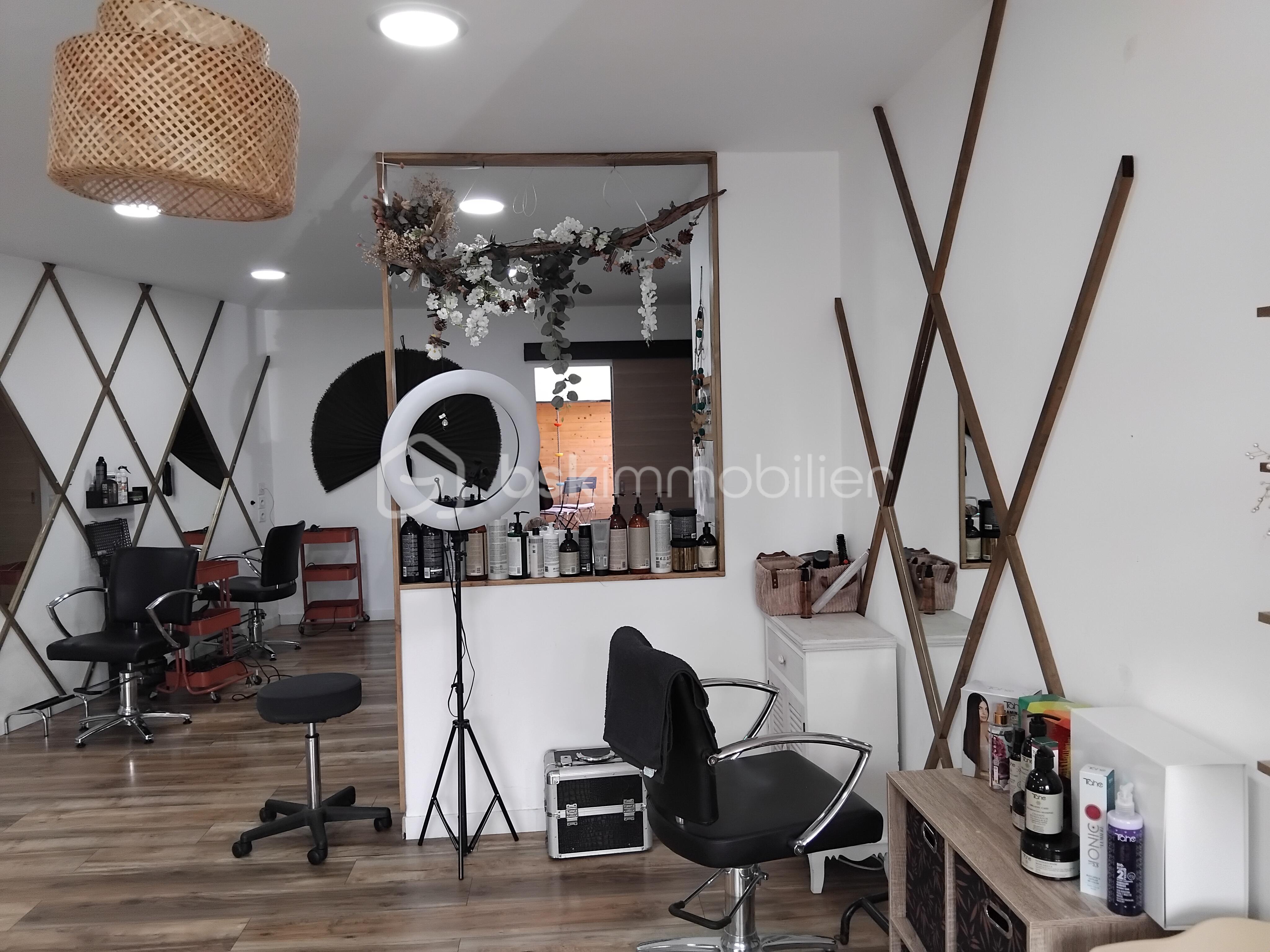 Fonds de commerce - arrière salle.jpg