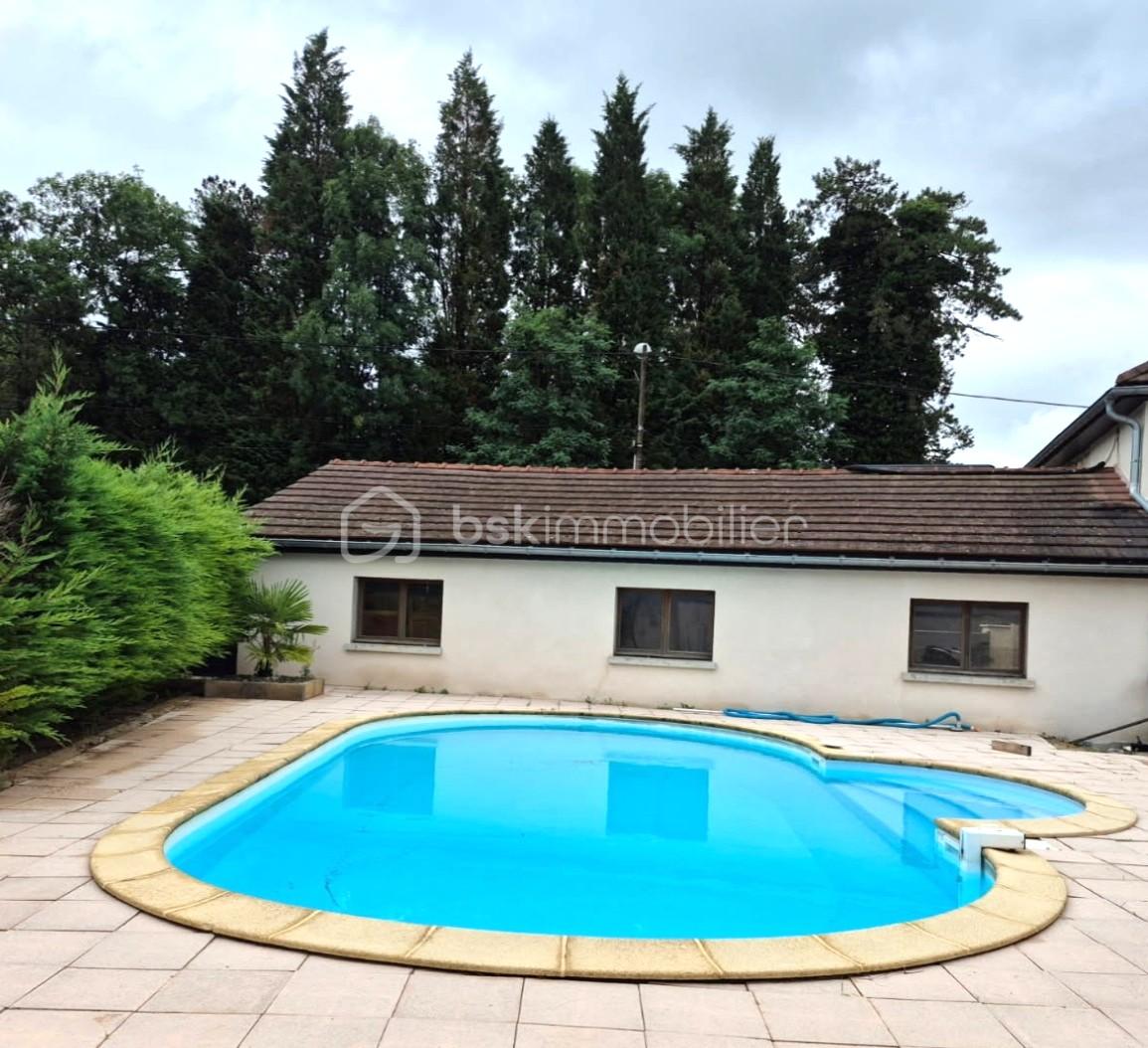 Maison en pierre de 149 m² - Piscine 2.jpg