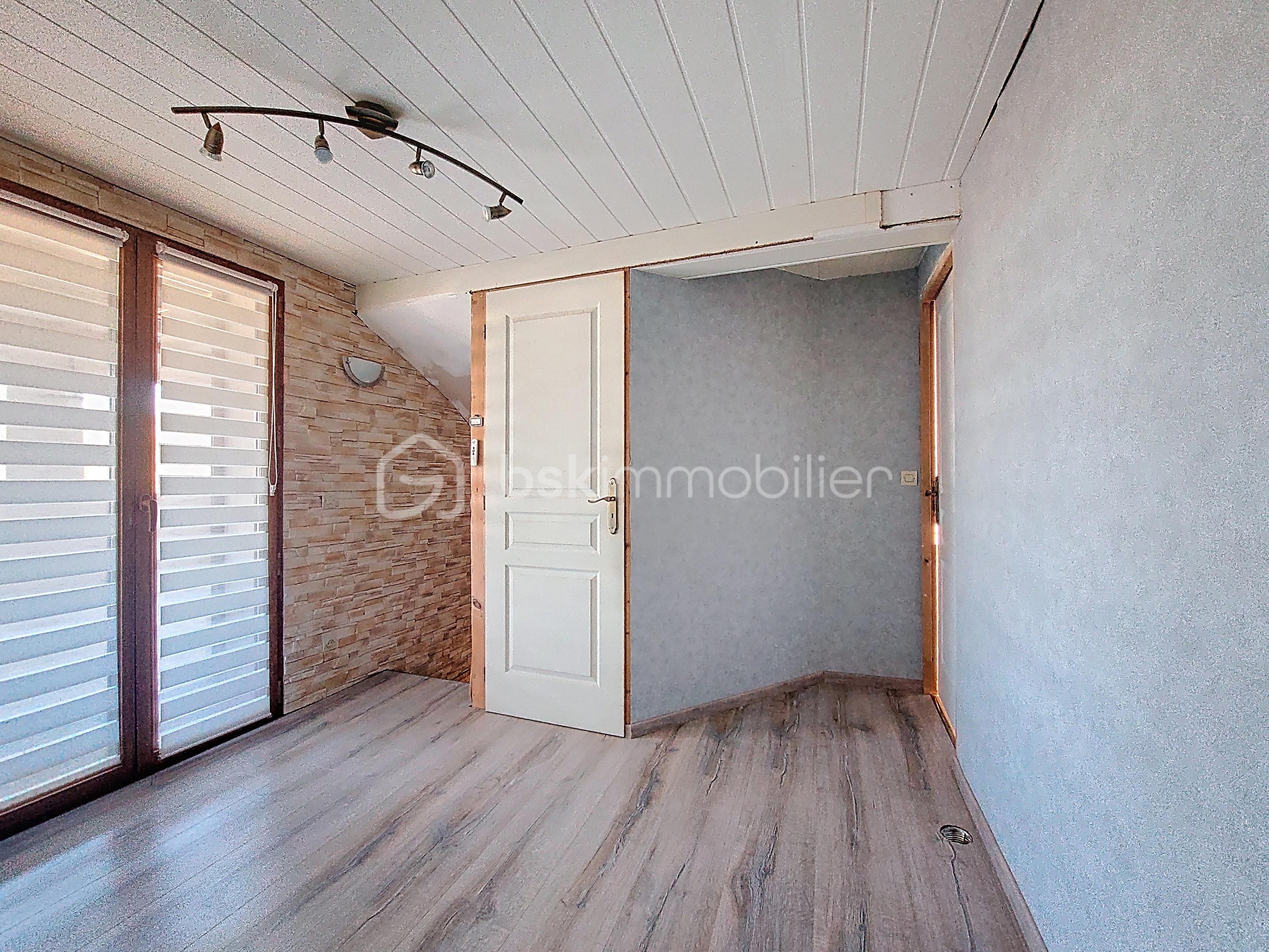 Maison en pierre de 149 m² - hall et 4.jpg