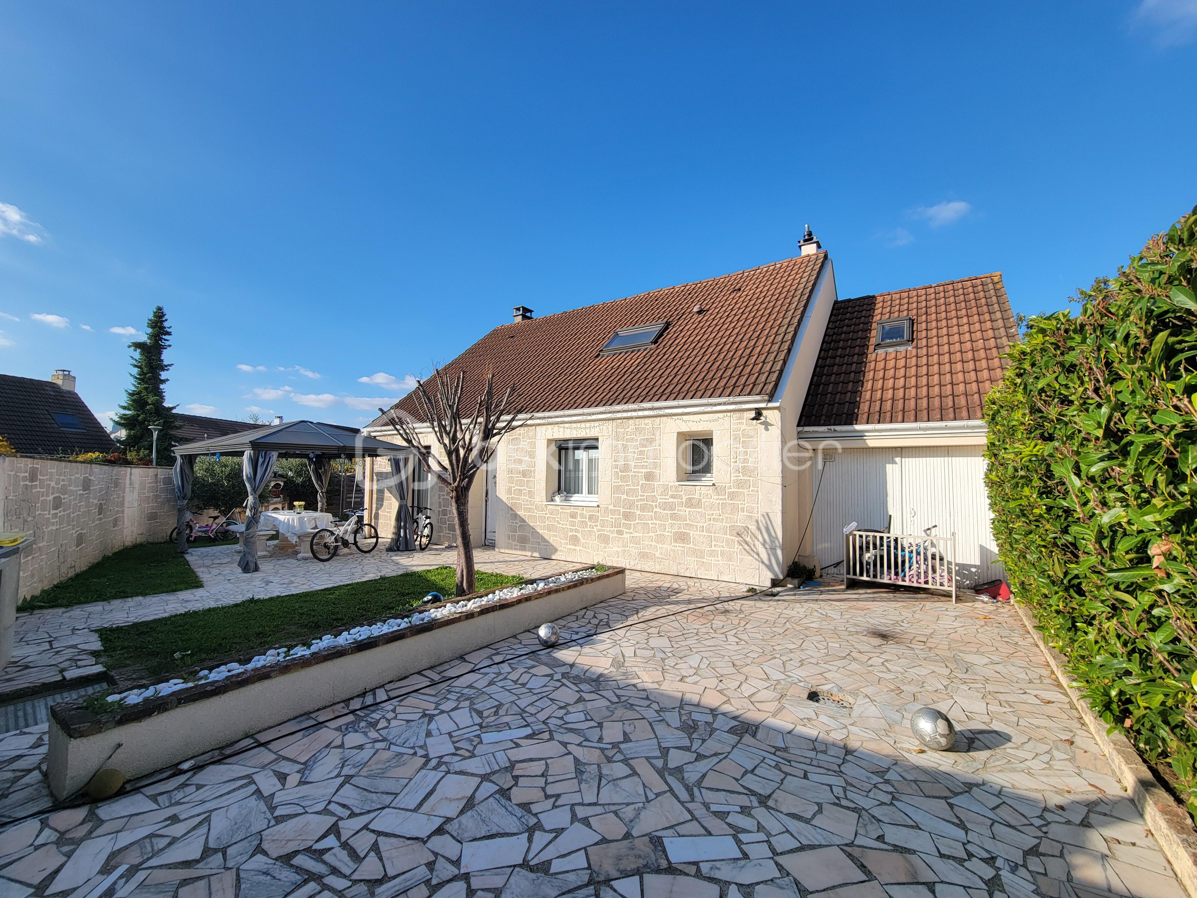 Pavillon de 124 m² - 1000056963.jpg