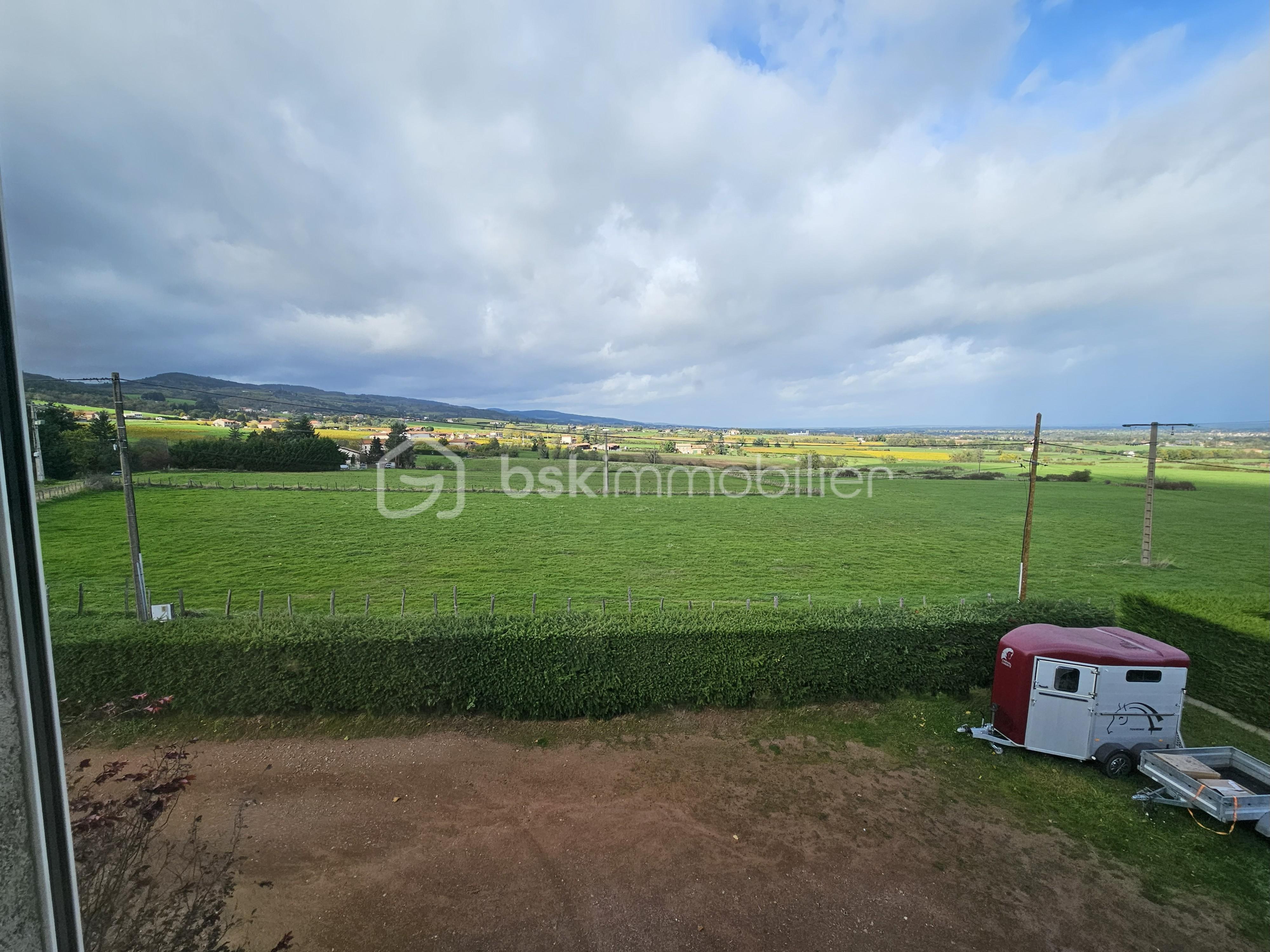 Maison traditionnelle de 159,60 m² - Vue.jpg