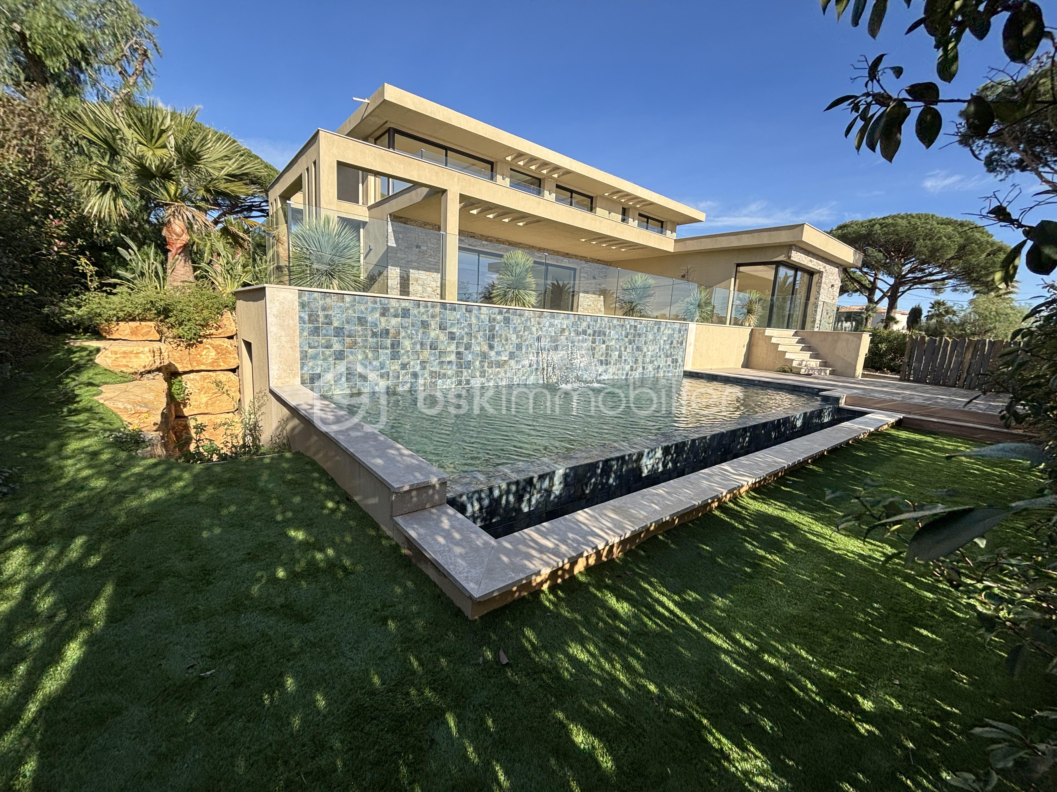 Maison contemporaine de 262,49 m²