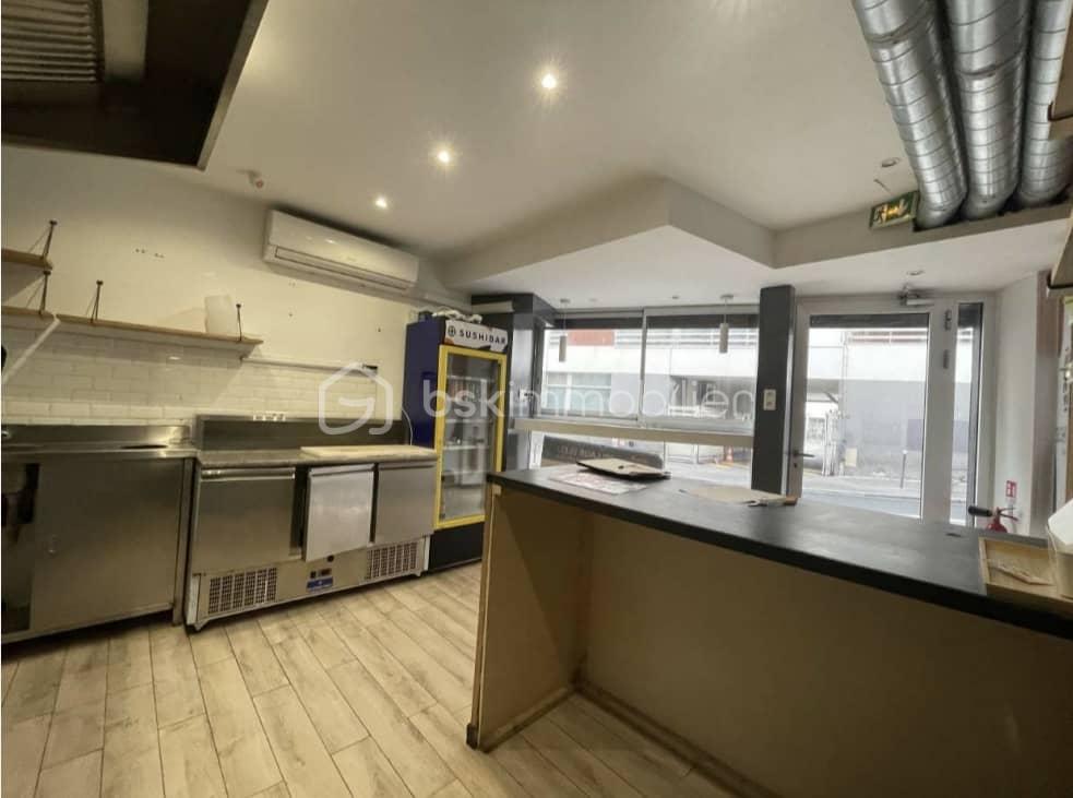 Local commercial de 21 m² - PHOTO-2025-10-06-16-58-06 2.jpg