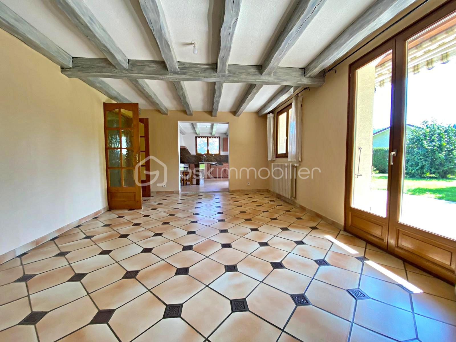 Maison traditionnelle de 146 m² - 2.jpg