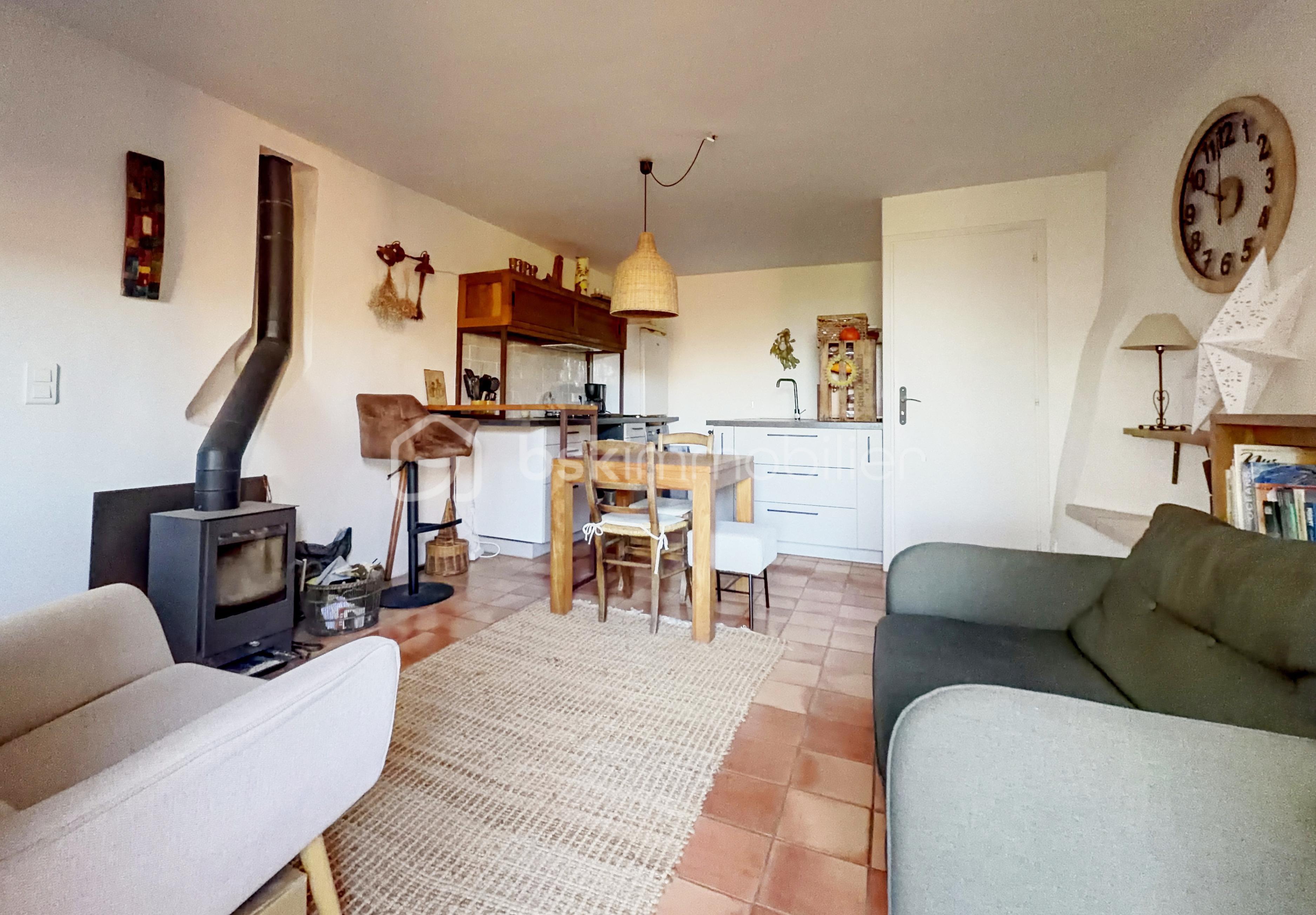 Maison de village de 130 m² - MAISON-SALON:SEJOUR-4.jpg