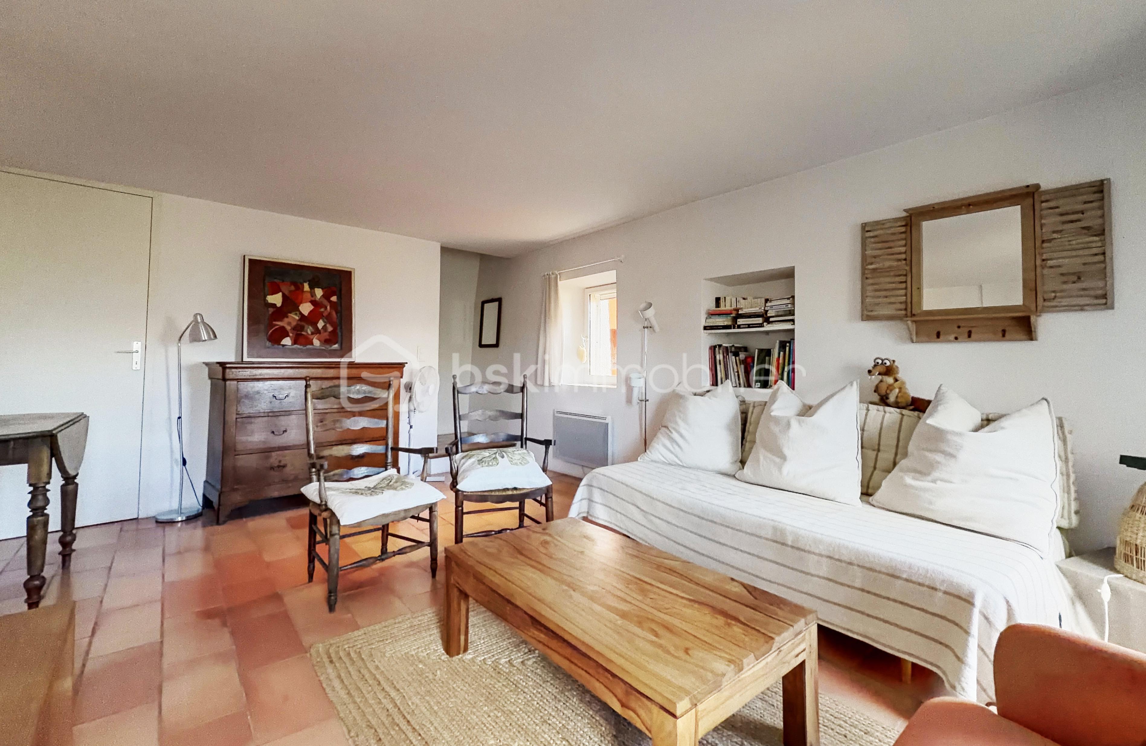 Maison de village de 130 m² - GITE-SALON.jpg