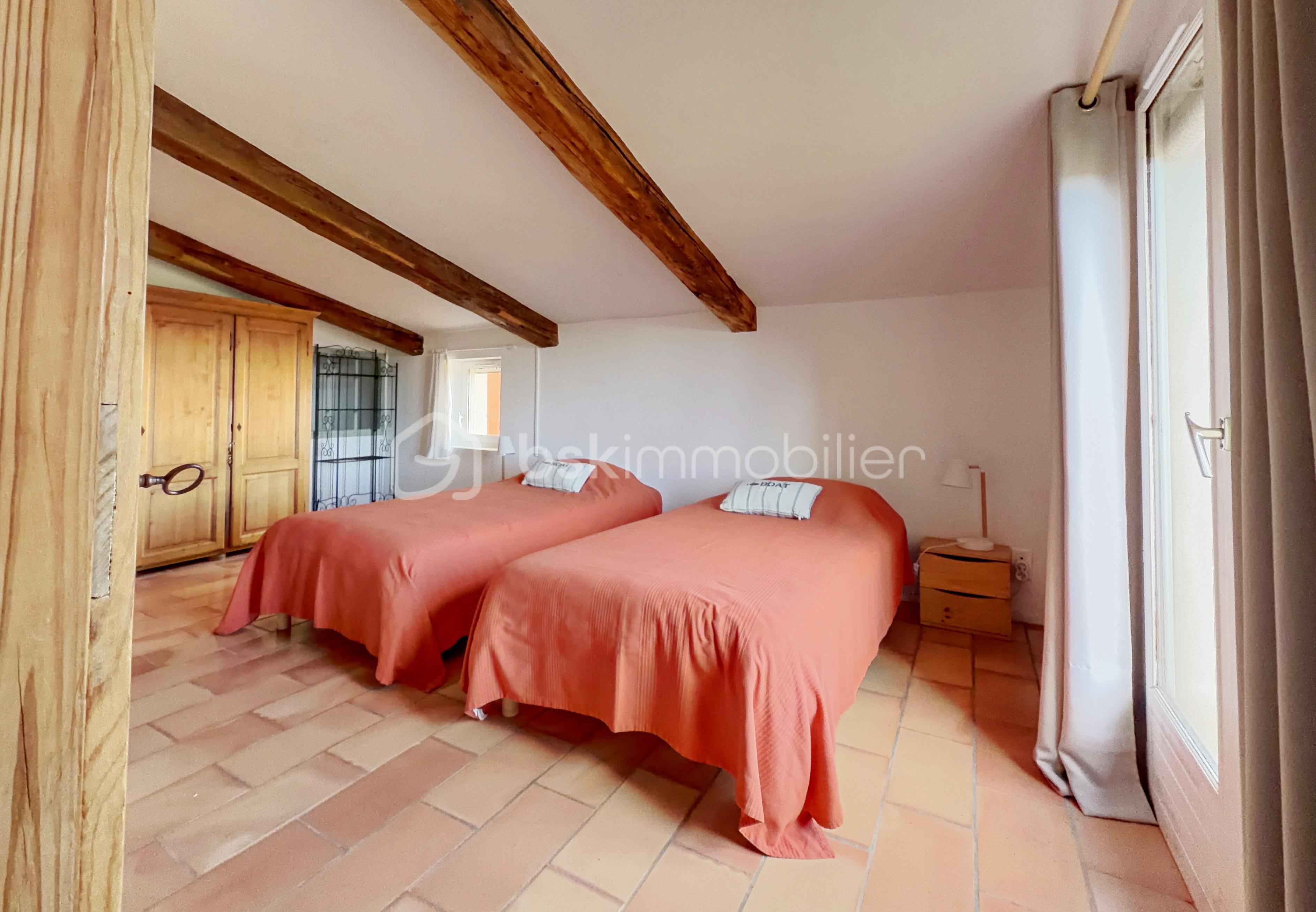 Maison de village de 130 m² - GITE-CHAMBRE 2-3.jpg