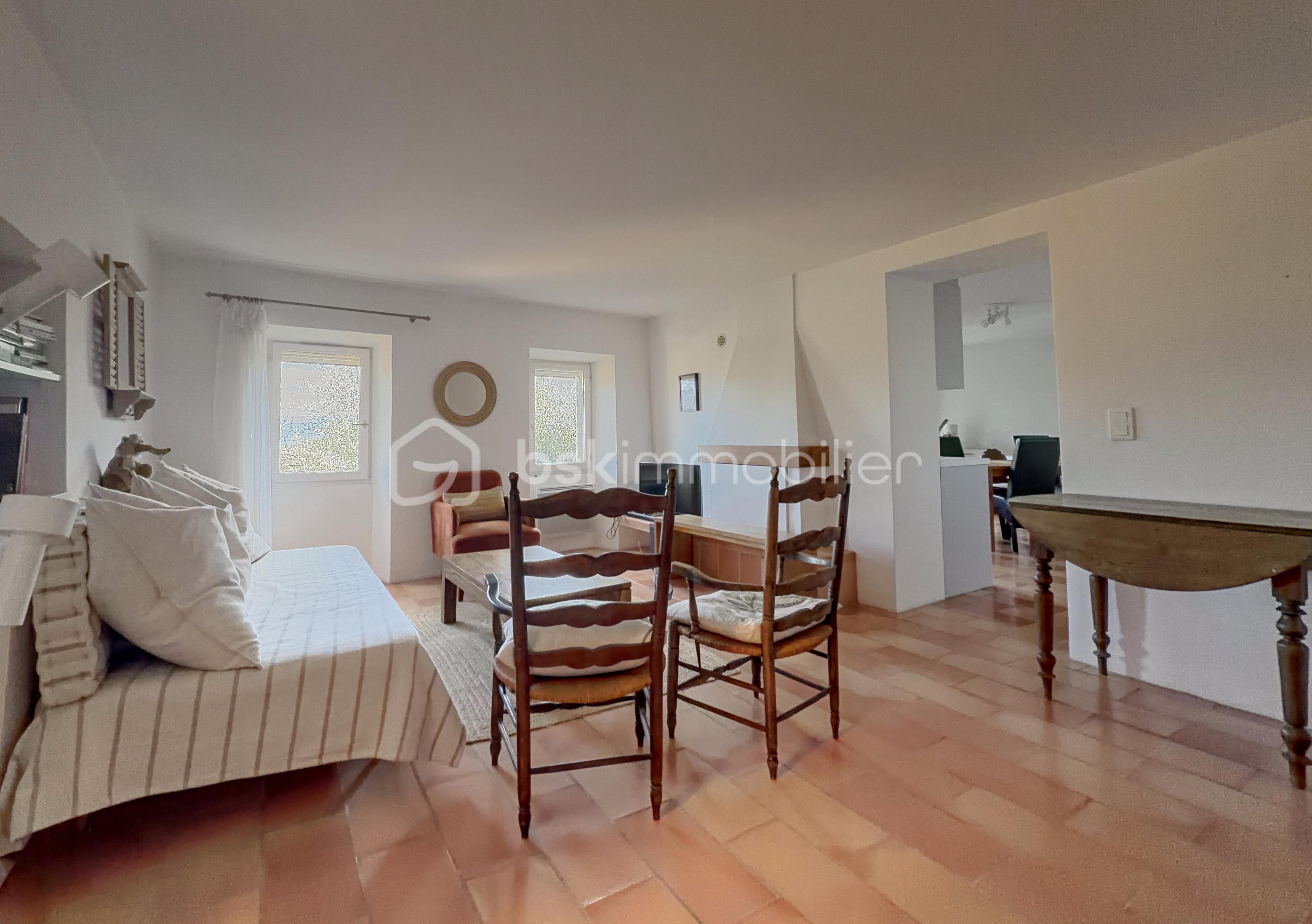 Maison de village de 130 m² - GITE-SALON-2.jpg