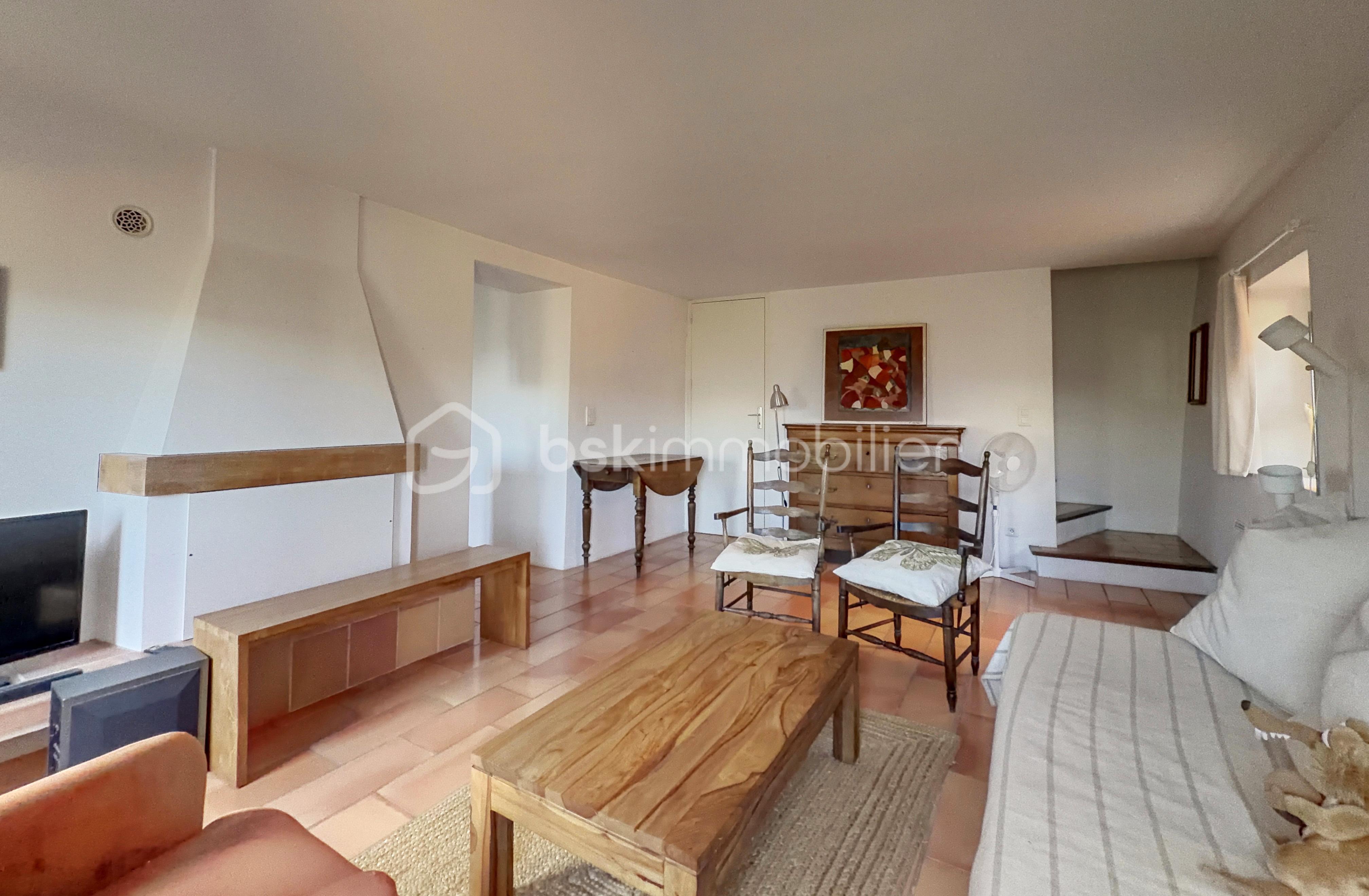 Maison de village de 130 m² - GITE-SALON-4.jpg