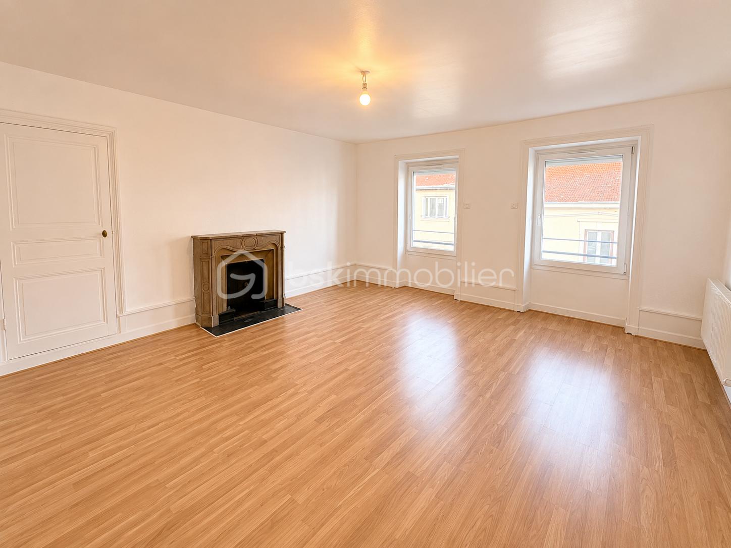 Chambre 1 avec placard.png
